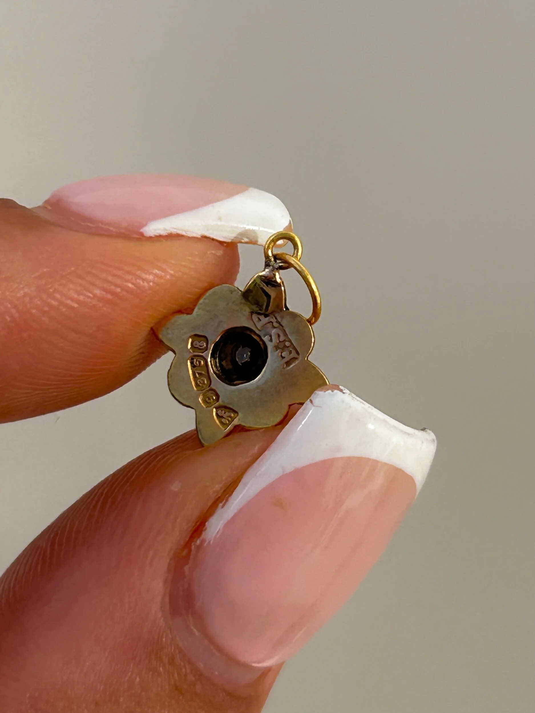 613B69D3-F831-438D-9148-34A3529D853A