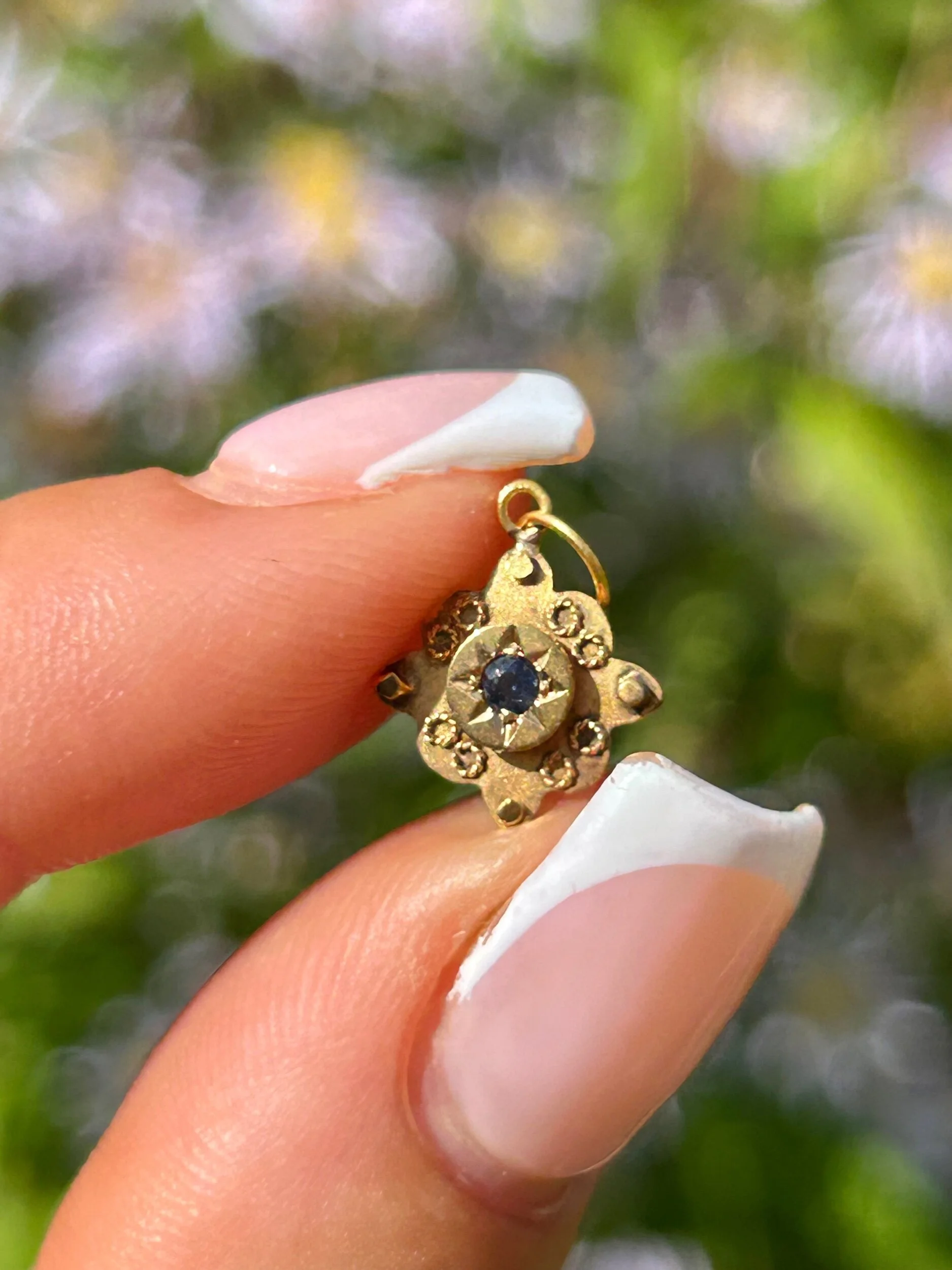 6E40DB5B-213F-4BEC-9242-F6757C949263