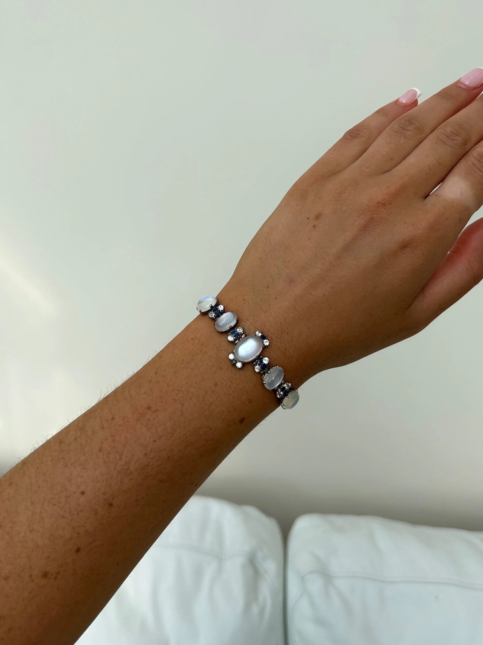 5BB367F4-85D4-4339-84B3-F35962411B9F