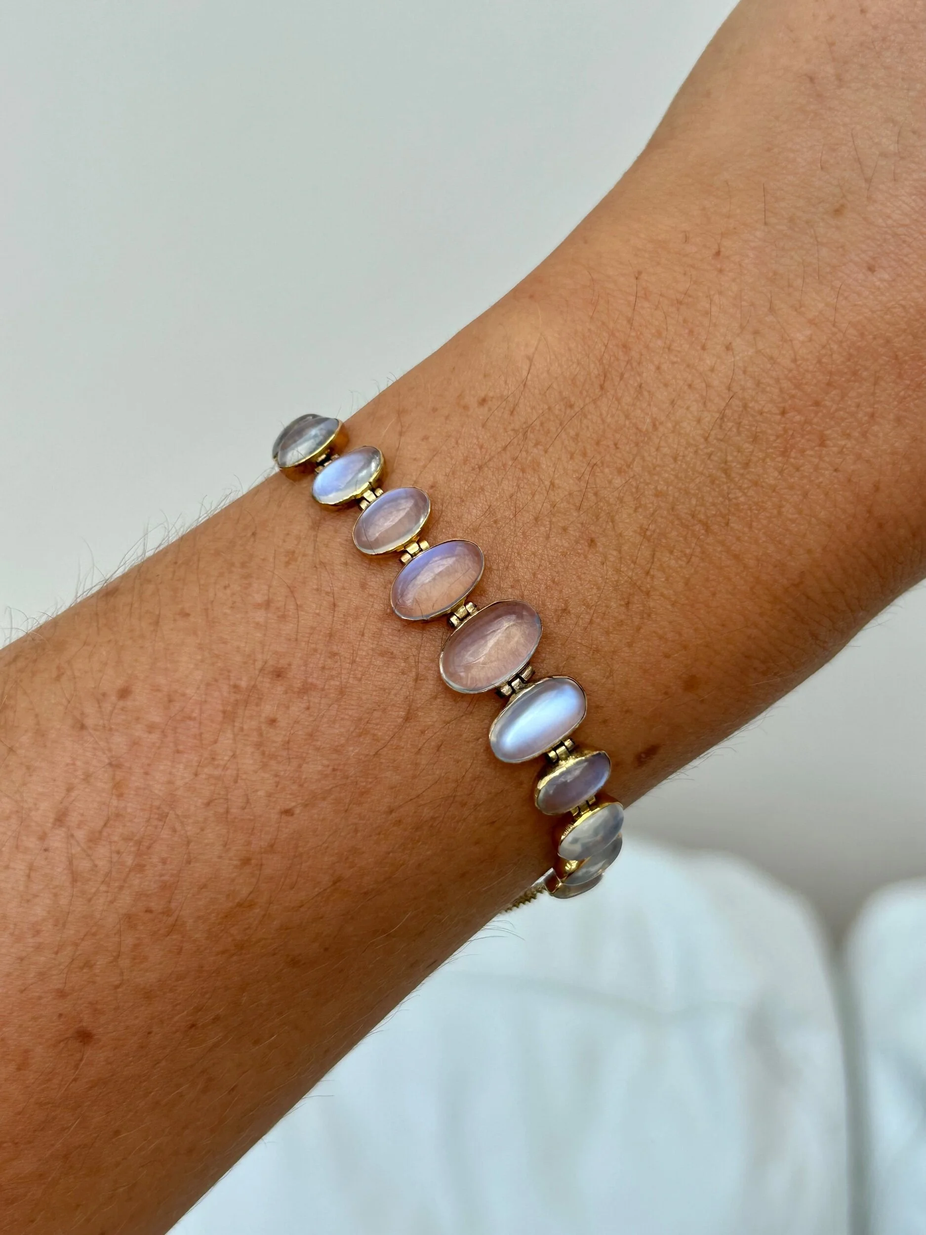 CA46A529-1B75-4803-BCBF-00029D09110D