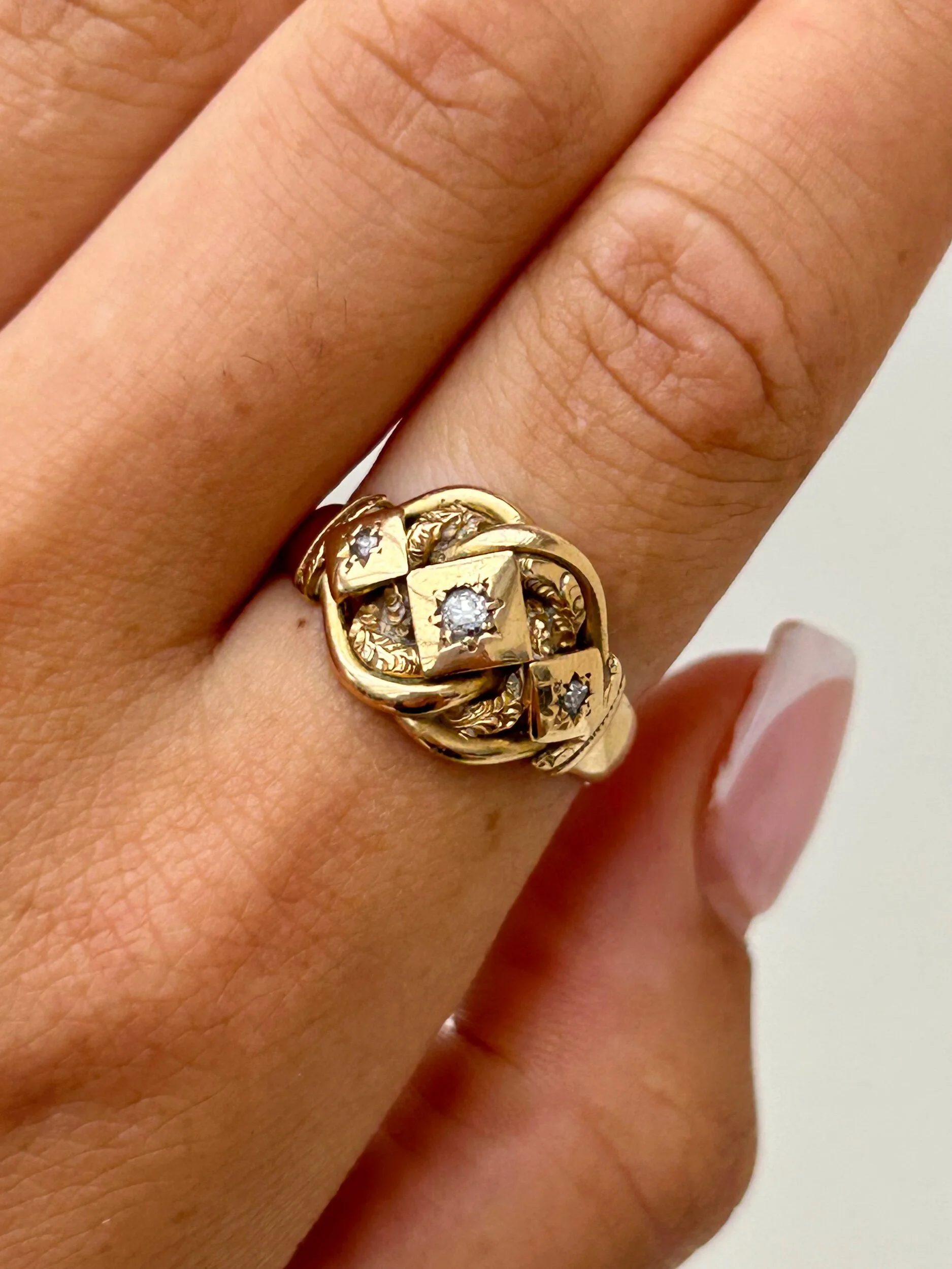 3A122B15-73DF-4E11-B242-4588B5576636