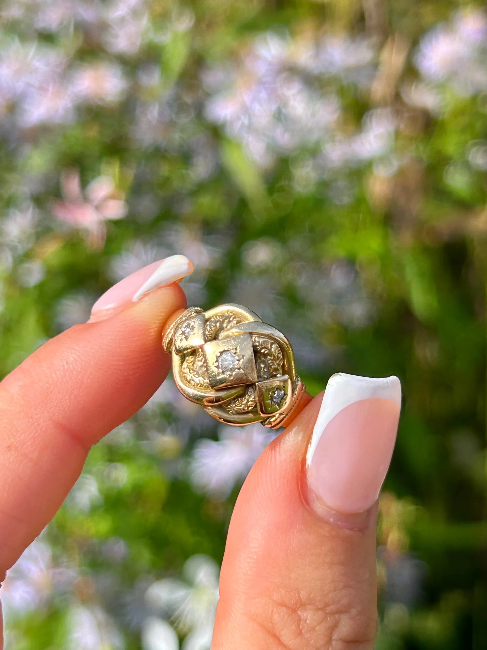 EC256E65-5CFA-4294-9210-B37DA38BF5ED