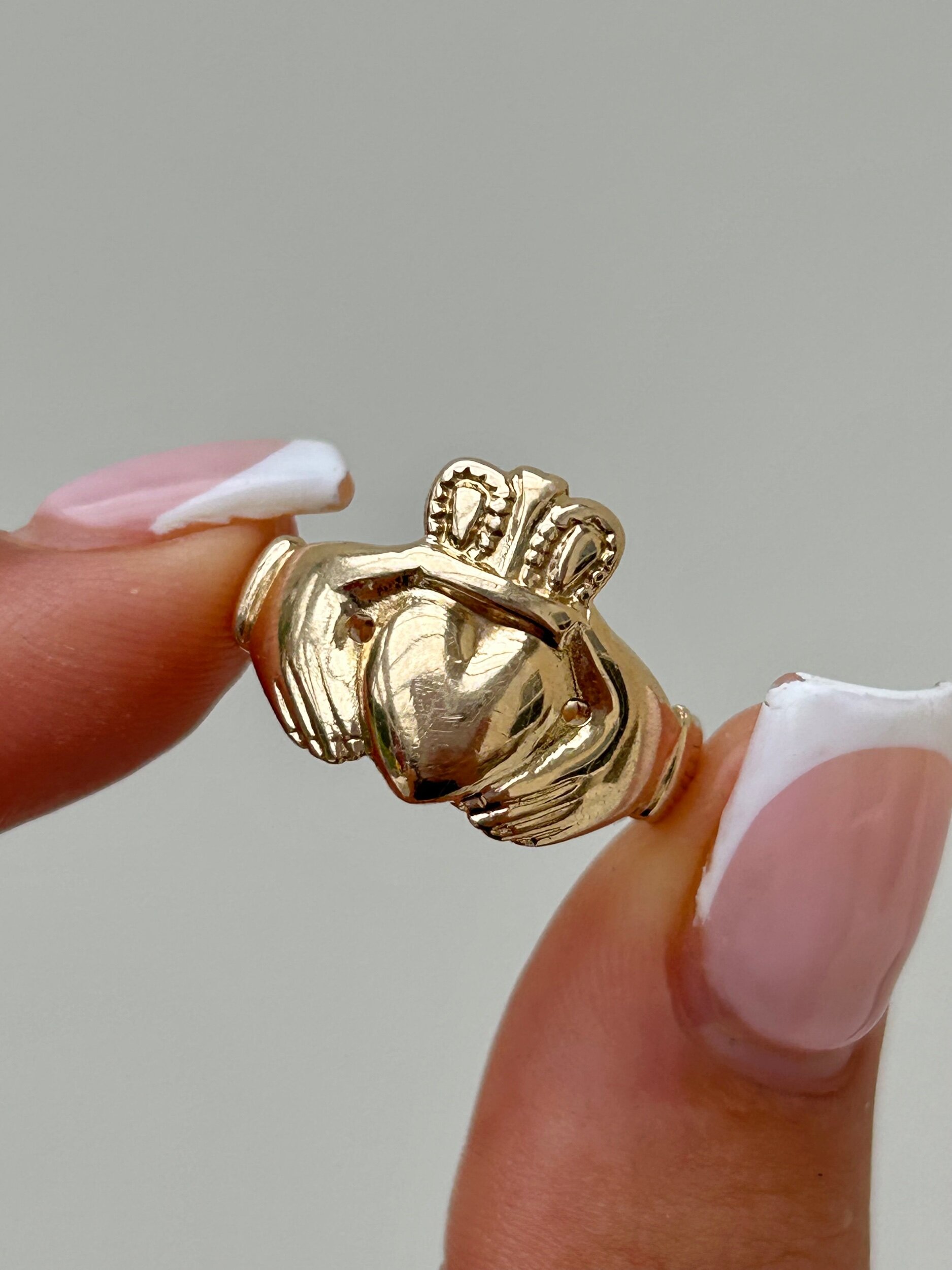 18C66F85-3EEA-432A-B345-8E78C7410440