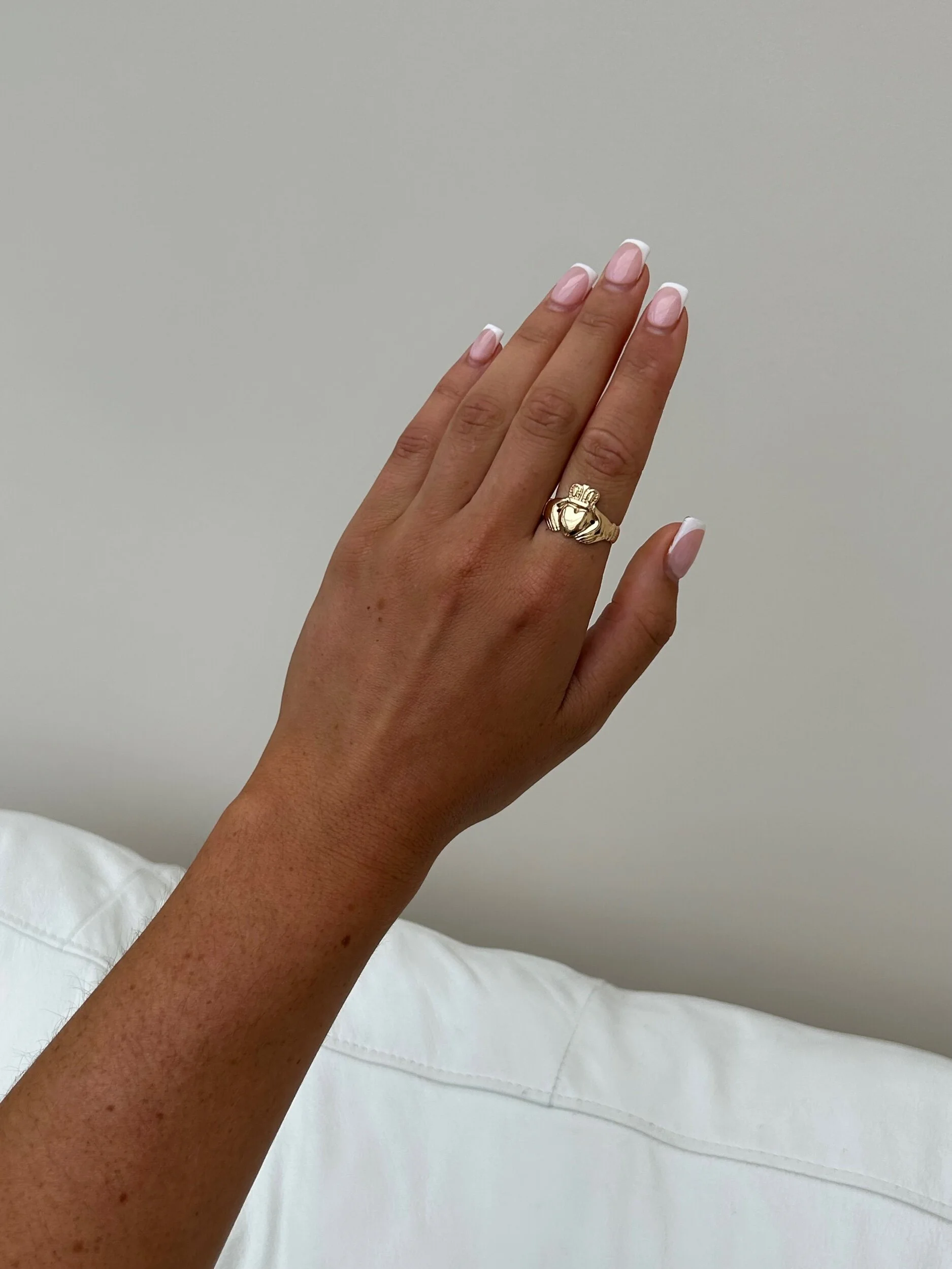 C3D3E406-532C-420D-80D7-83581A01A7B7