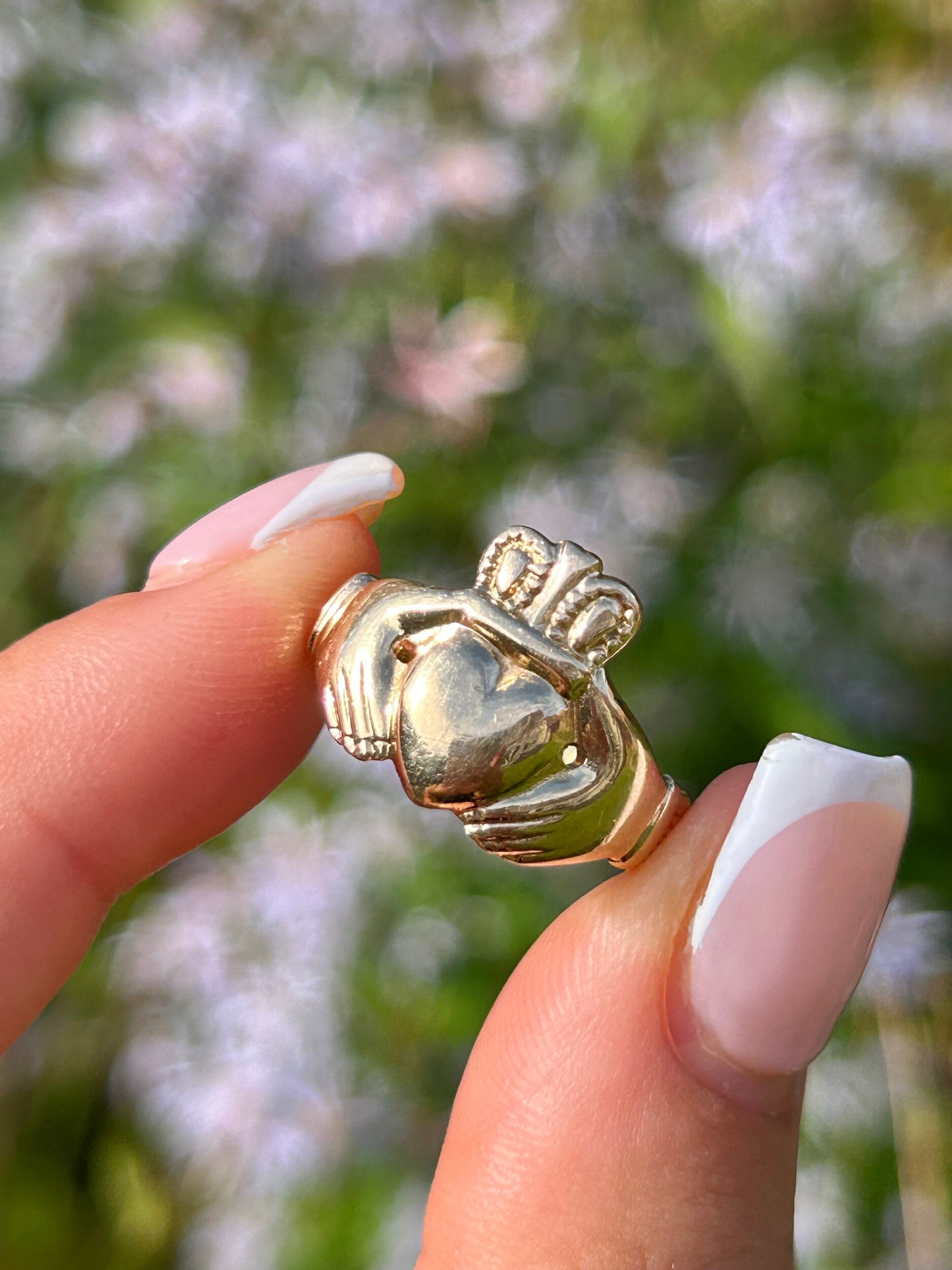 4FC14B61-1DD1-4568-9CAF-22D72399AC53