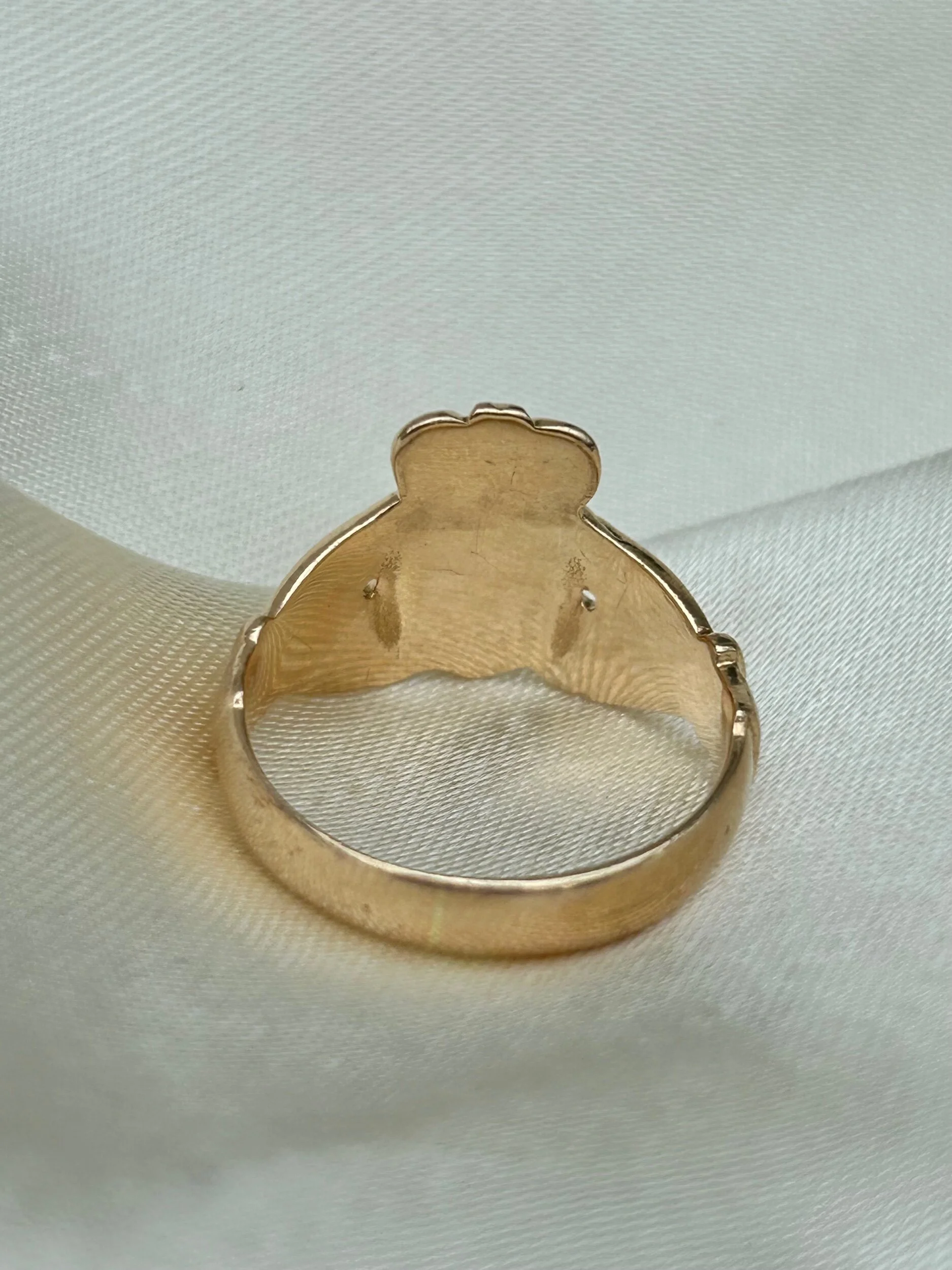 B3985952-2001-4F5A-9CF0-A833DA99243B