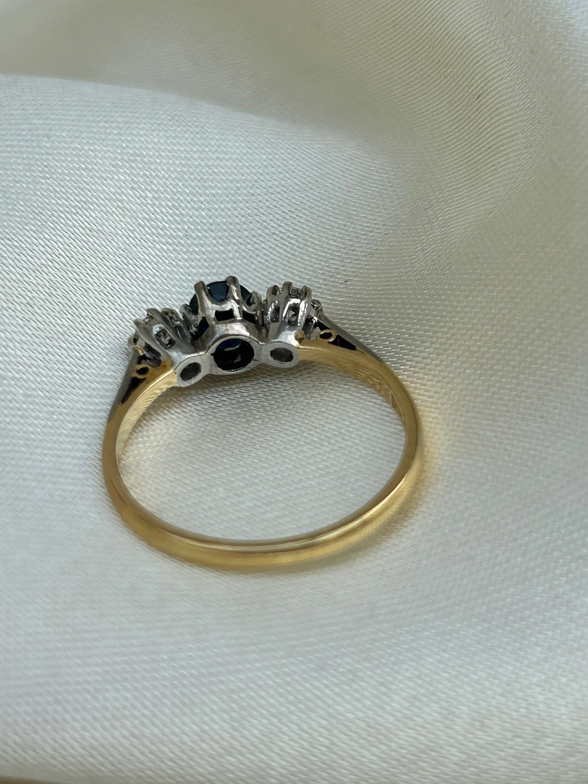 72CA756E-61E8-4012-90FE-186EE27DFEA2