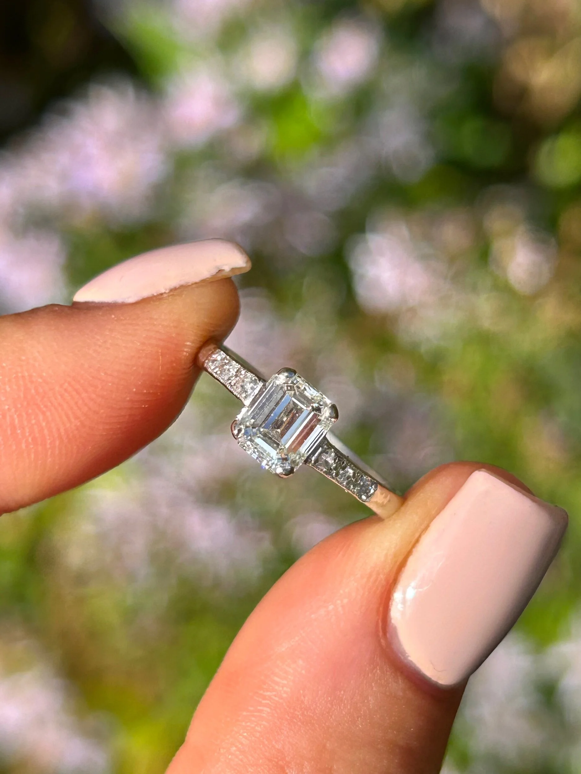 6D785435-BA73-4B02-85B9-321FADF6C164