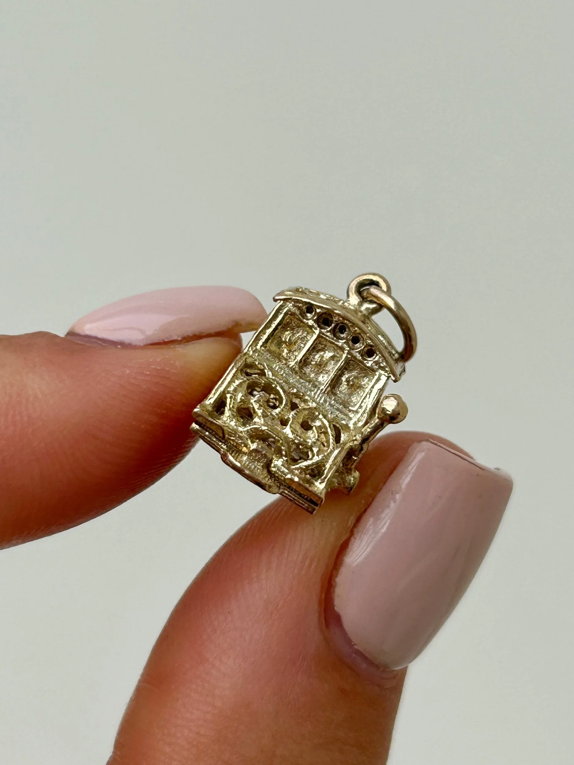 329CD445-F666-4614-AF39-9B930BEF61DA