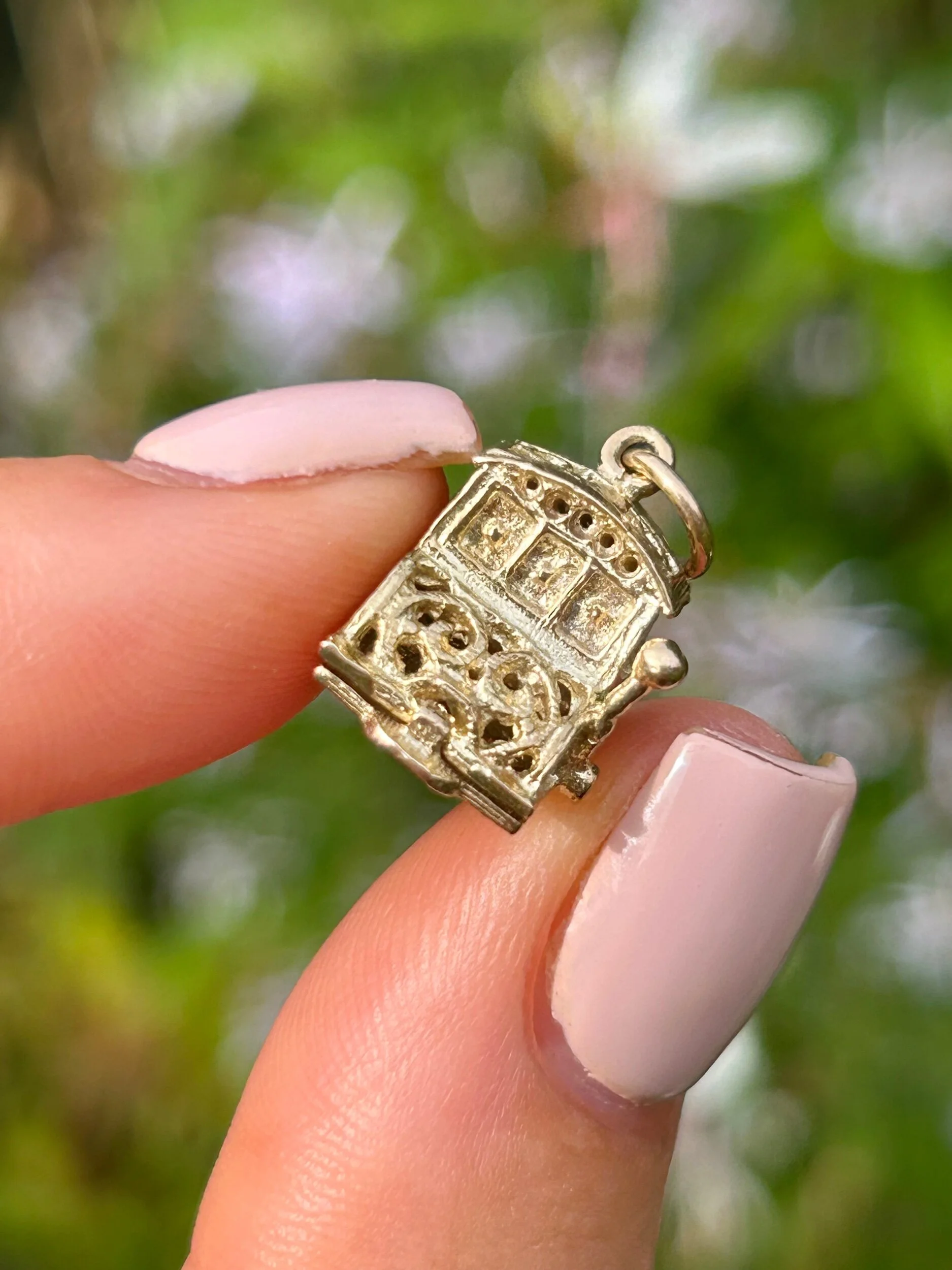 E8347BE0-B229-4D91-92D0-B8CE1318119B