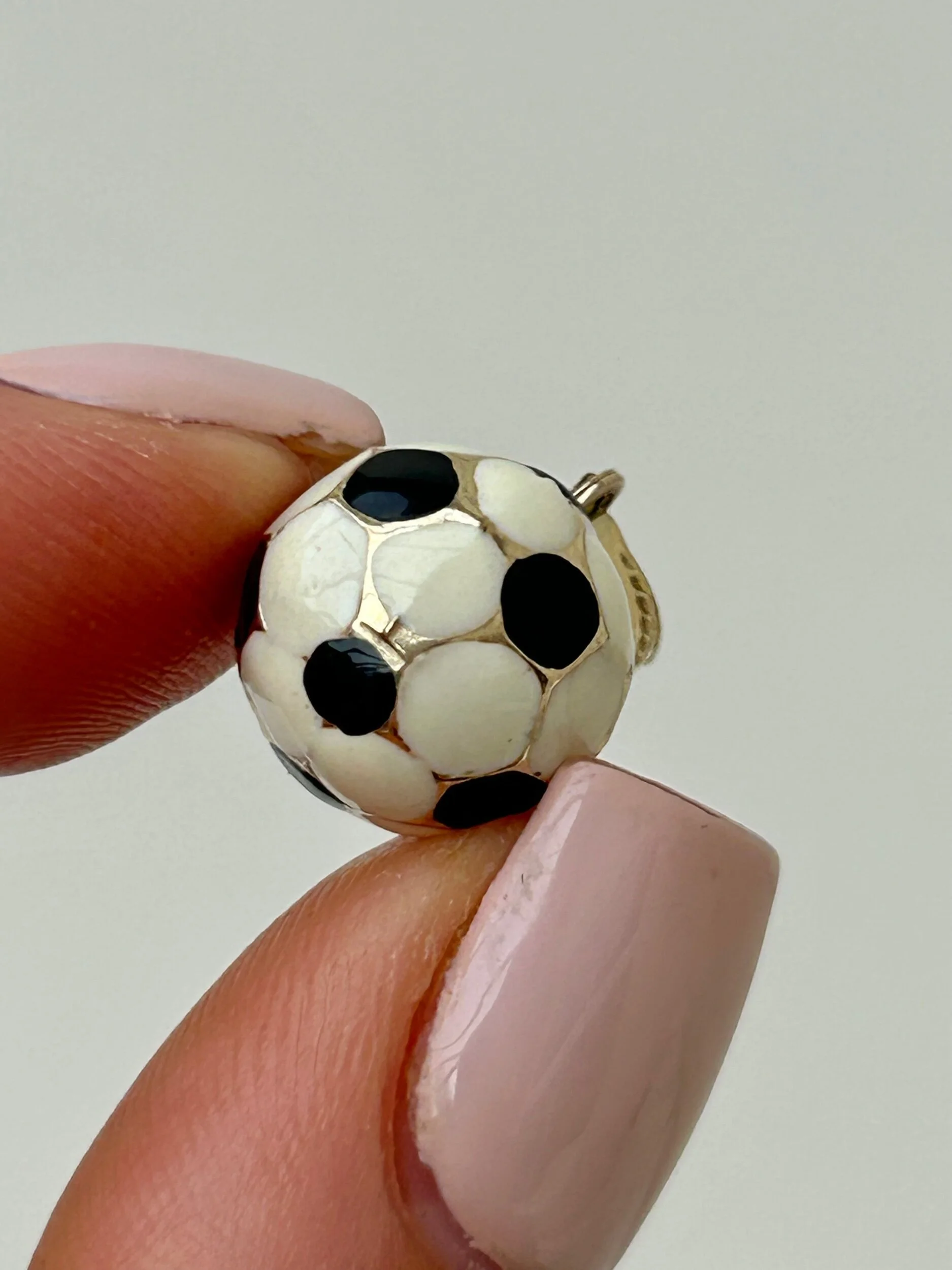 5F803FC4-5EBC-4D19-9B49-D2322471AC91