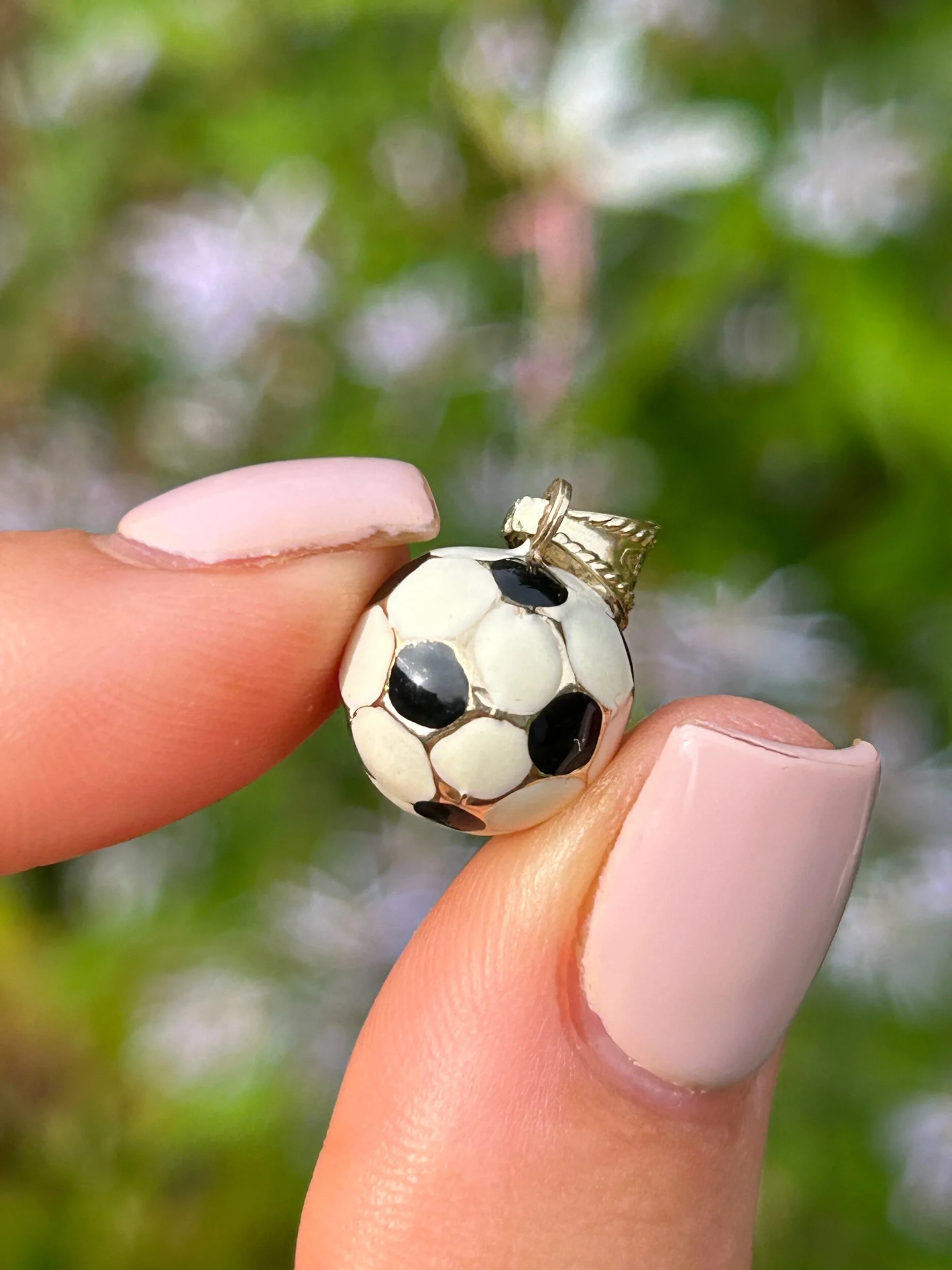 3B4597DF-3F2A-4CBE-B327-5F9472B85D94