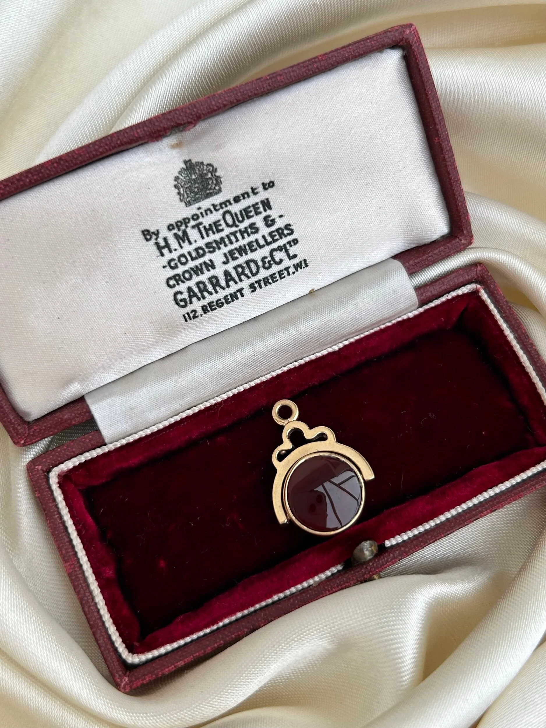 37635088-64A9-456F-AC92-B9B932C435A8