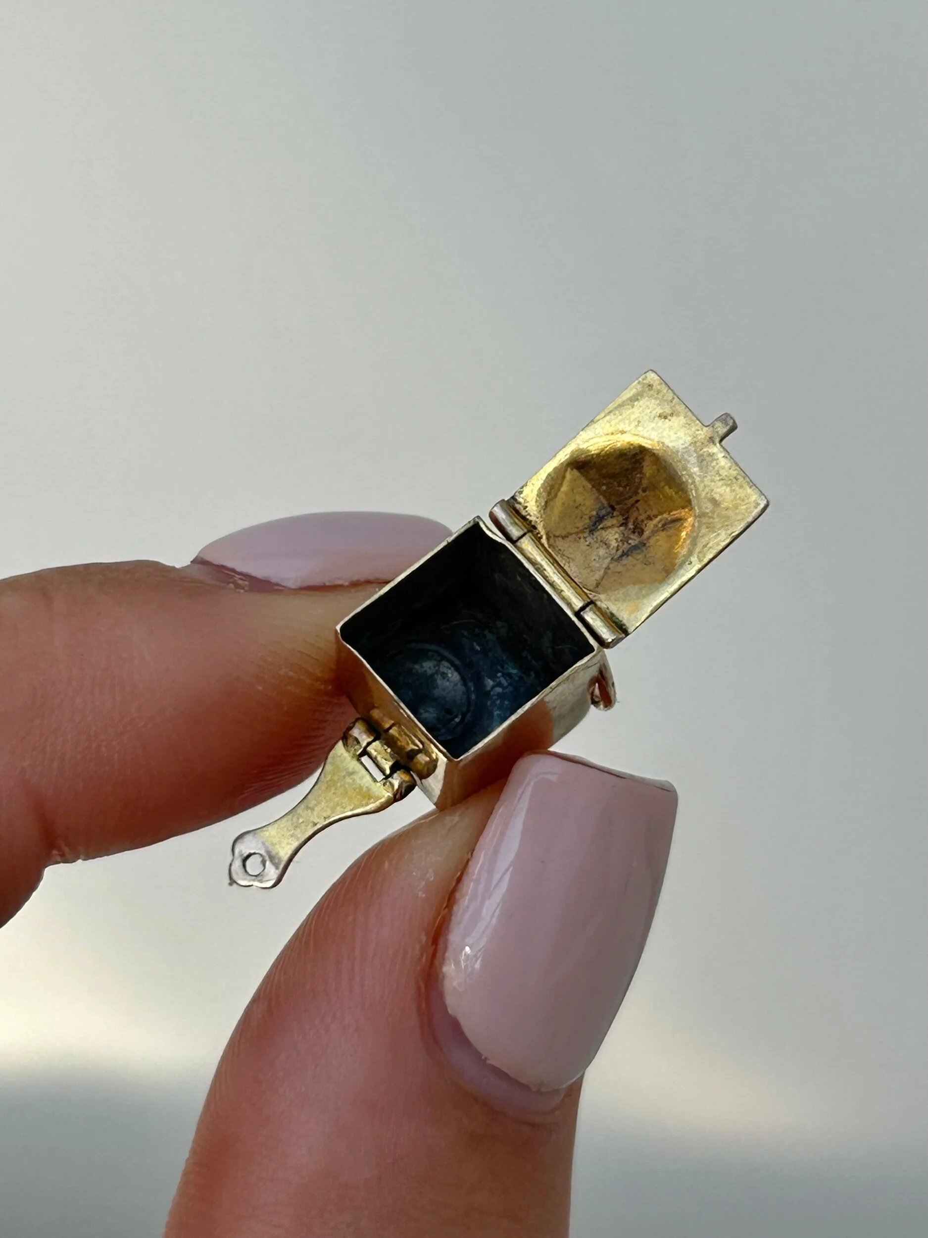 B1A1F0C8-5611-4B58-8A8E-05F69D3A1305