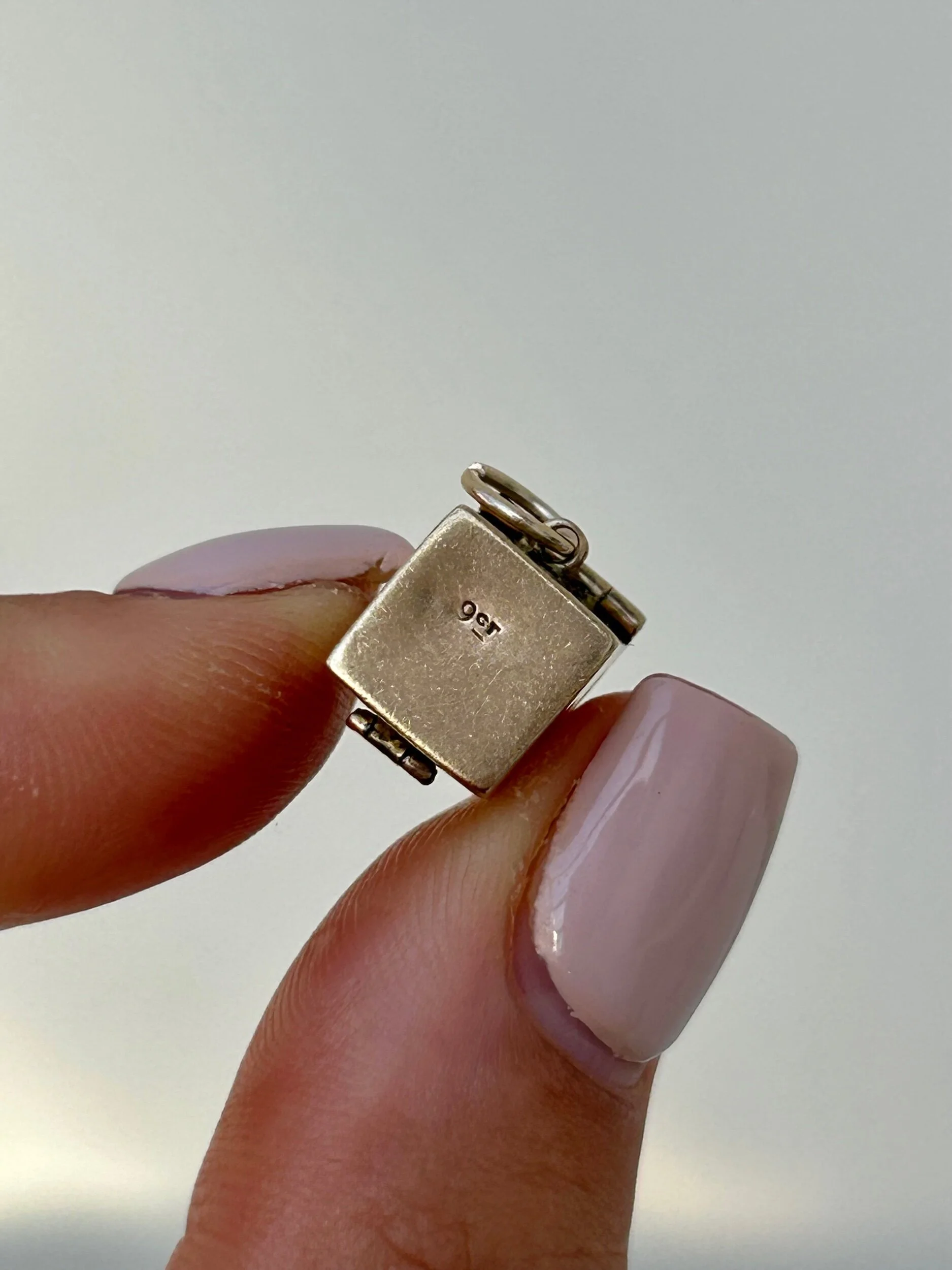 2F5F5681-0403-4C23-BF4B-80E7A255F7B5