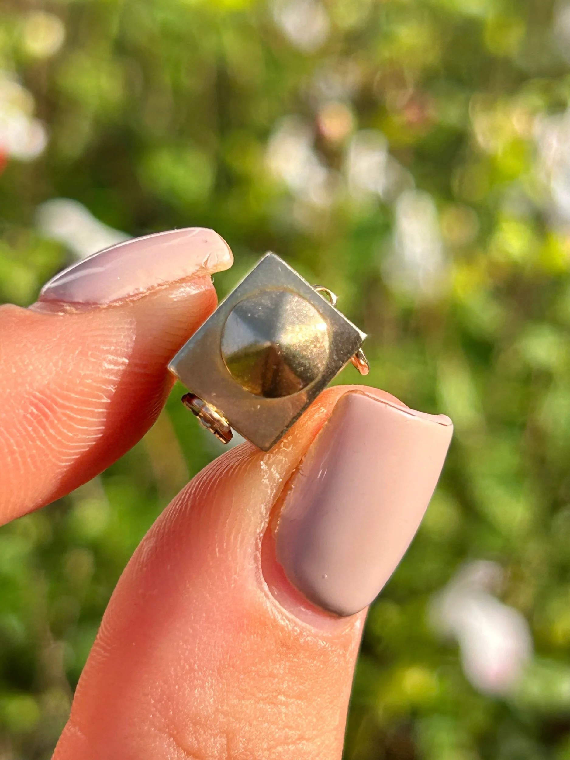 D7D62A17-A8D0-42A2-8CC4-3D31CC685392