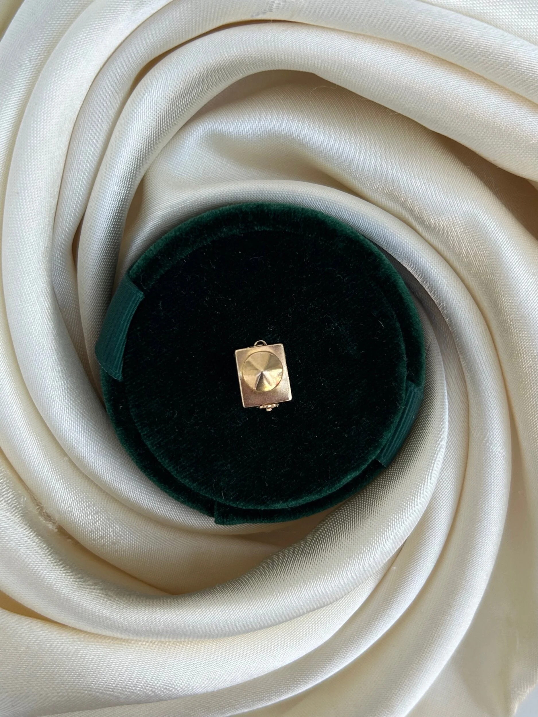 BBCD23EC-6872-4BC5-97FF-2A8F3F67B011