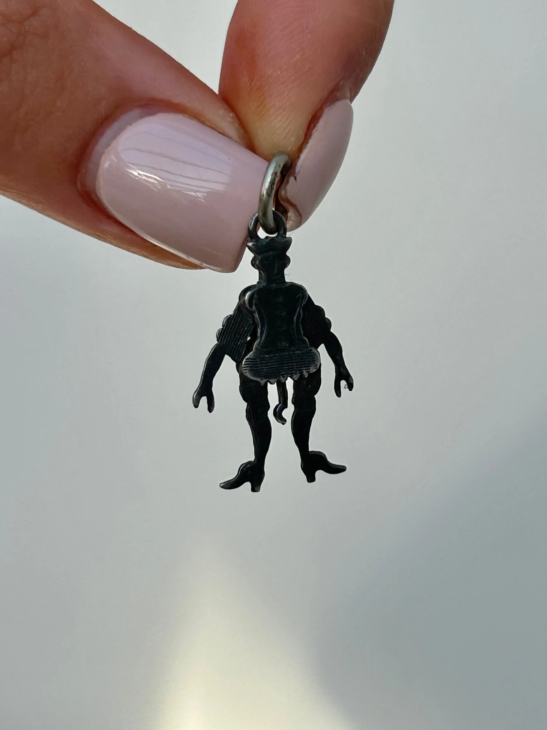 564DAB83-1A00-4060-9835-A69BA984EA2F