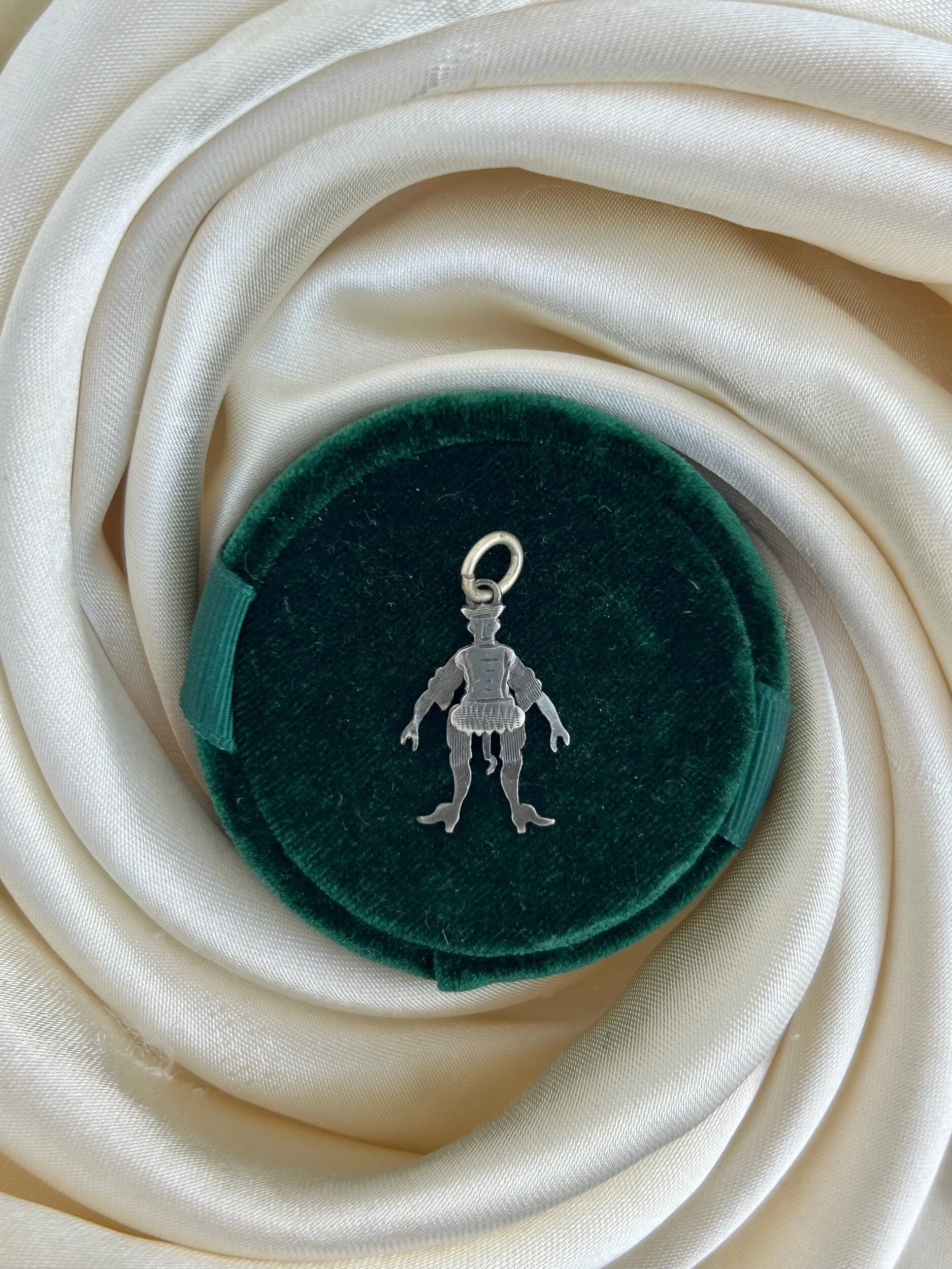 CDC131EC-0A39-40E7-B9B7-003B8217BADB