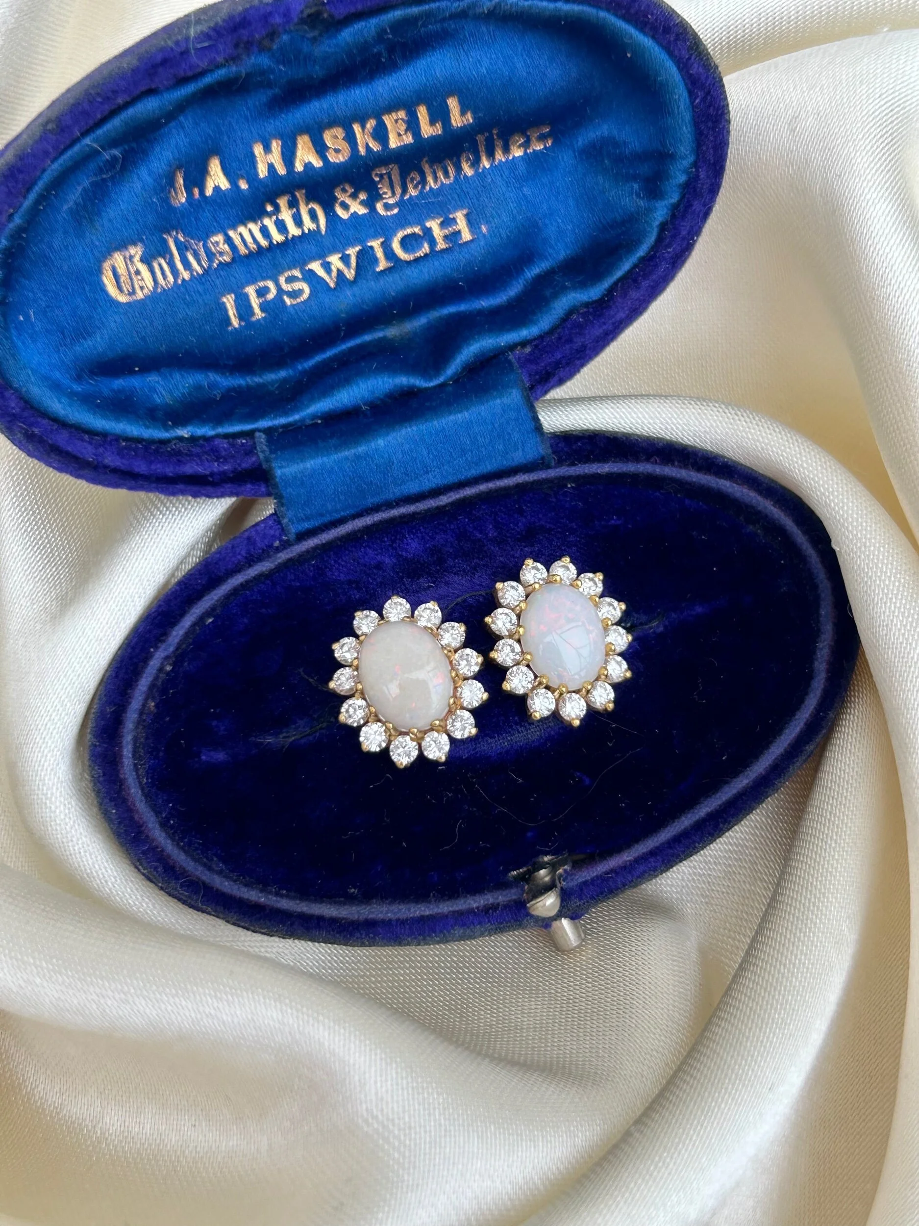 1DC0FA8E-2F57-41C6-896B-D427A7FB8985