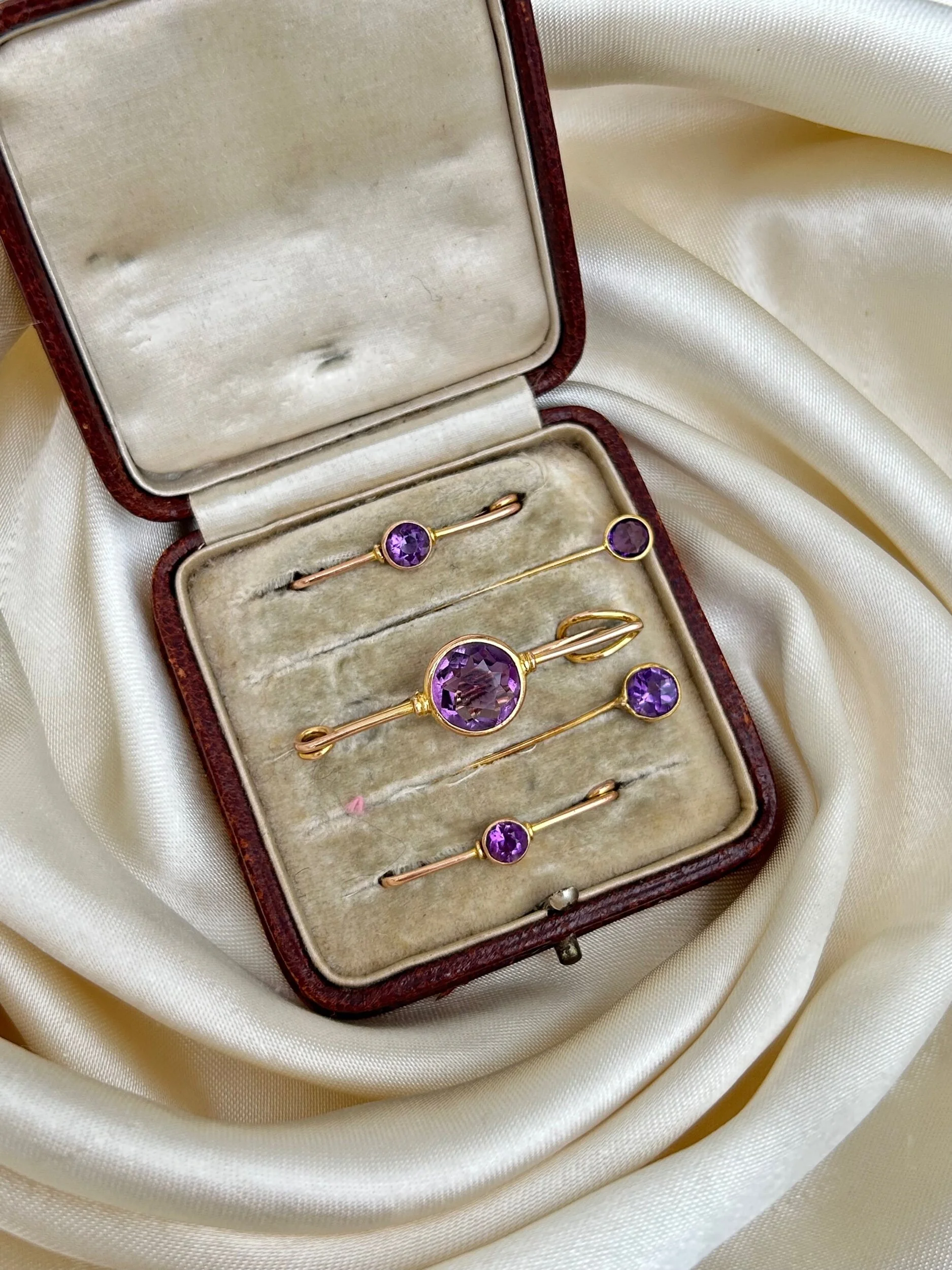 15EE5A4F-AA5B-403A-802F-79EFD55C3105