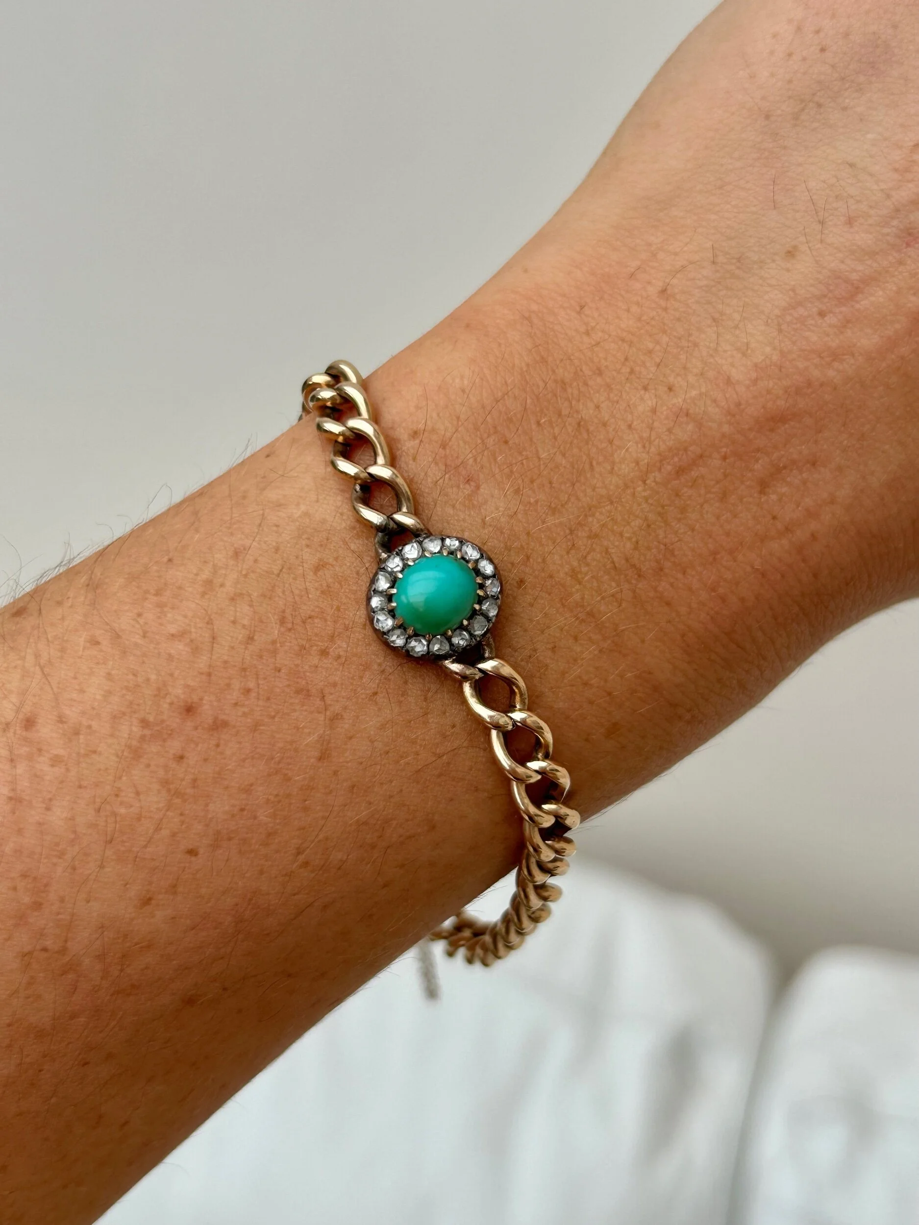 5B479BB1-A2CB-4502-A3D3-DA82E02E876D