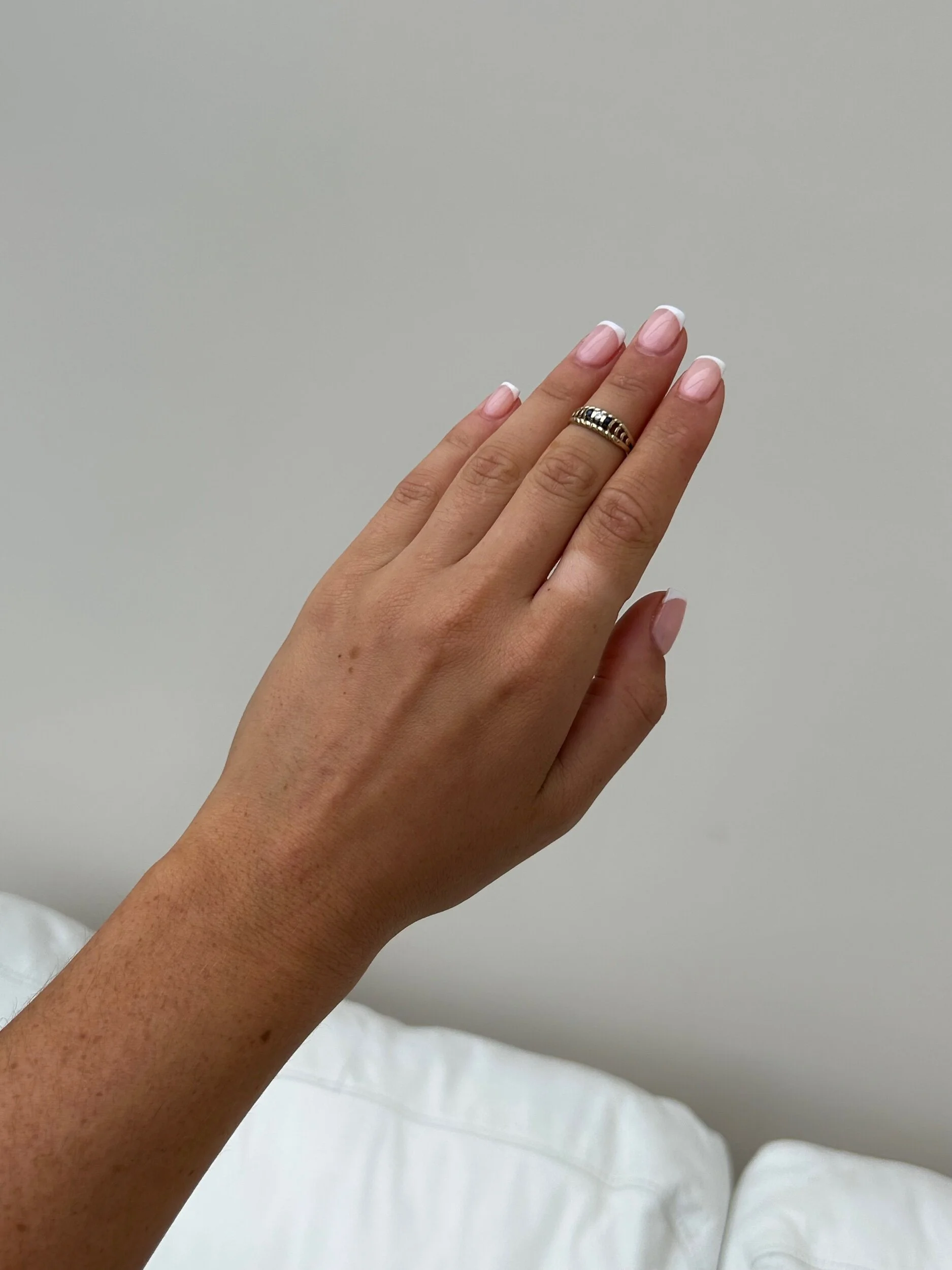 B9835F0C-EE1B-4B4F-B054-E3FEFC331F2D