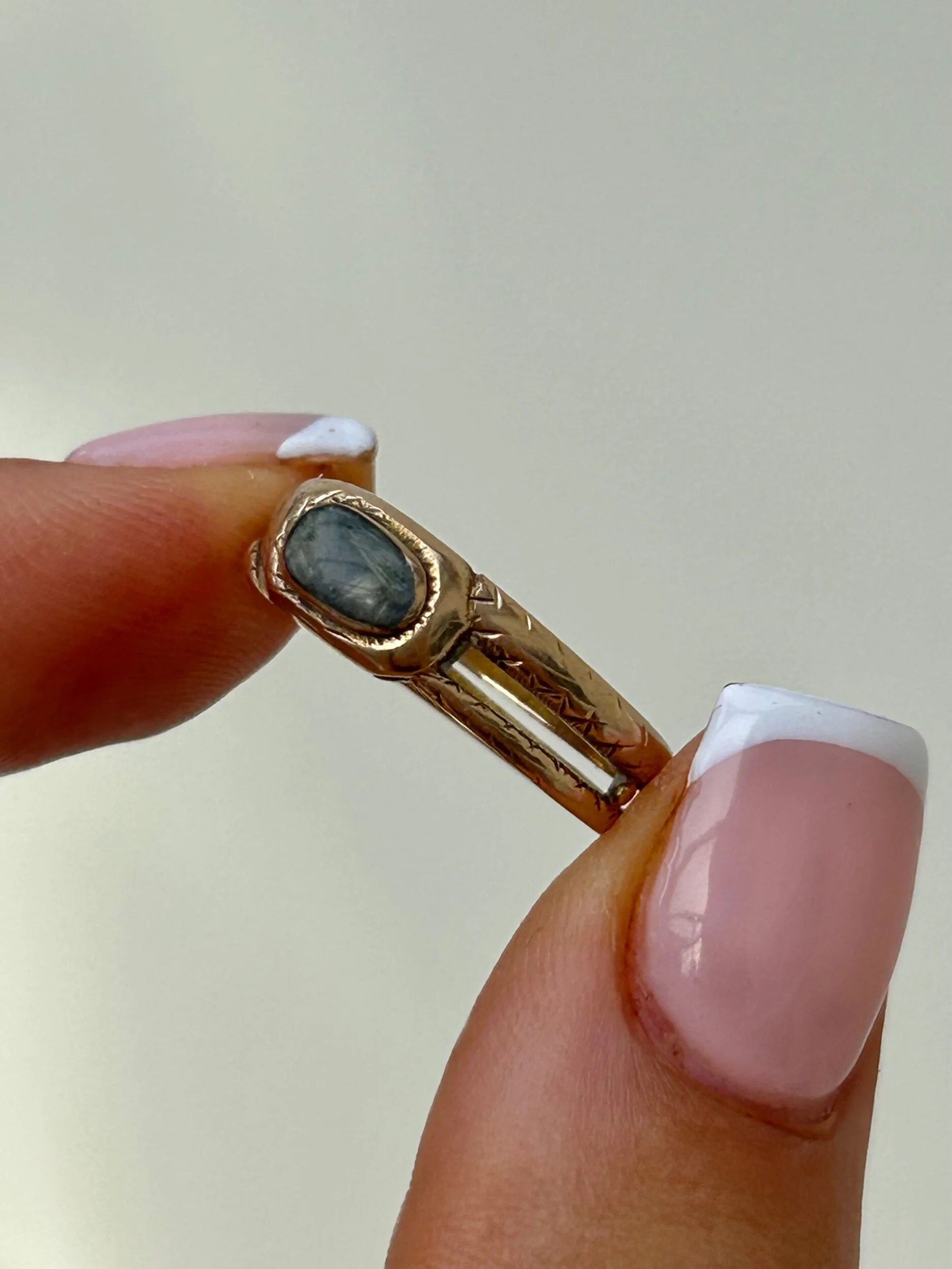 25E2D4CF-1DB2-46BF-9551-AC895AFC6474