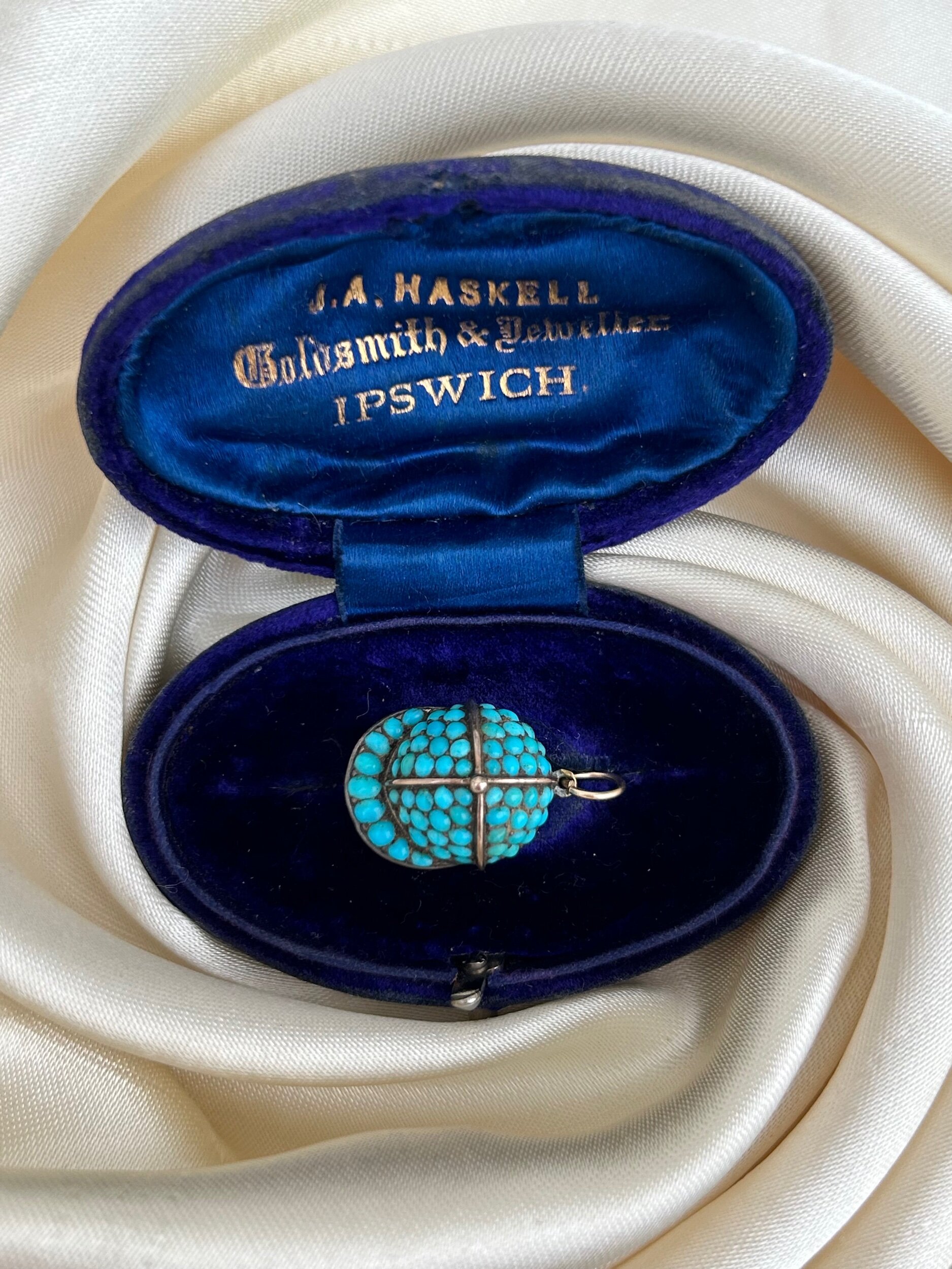 11689D39-CF7B-4FBE-B759-9B86BECDEE75