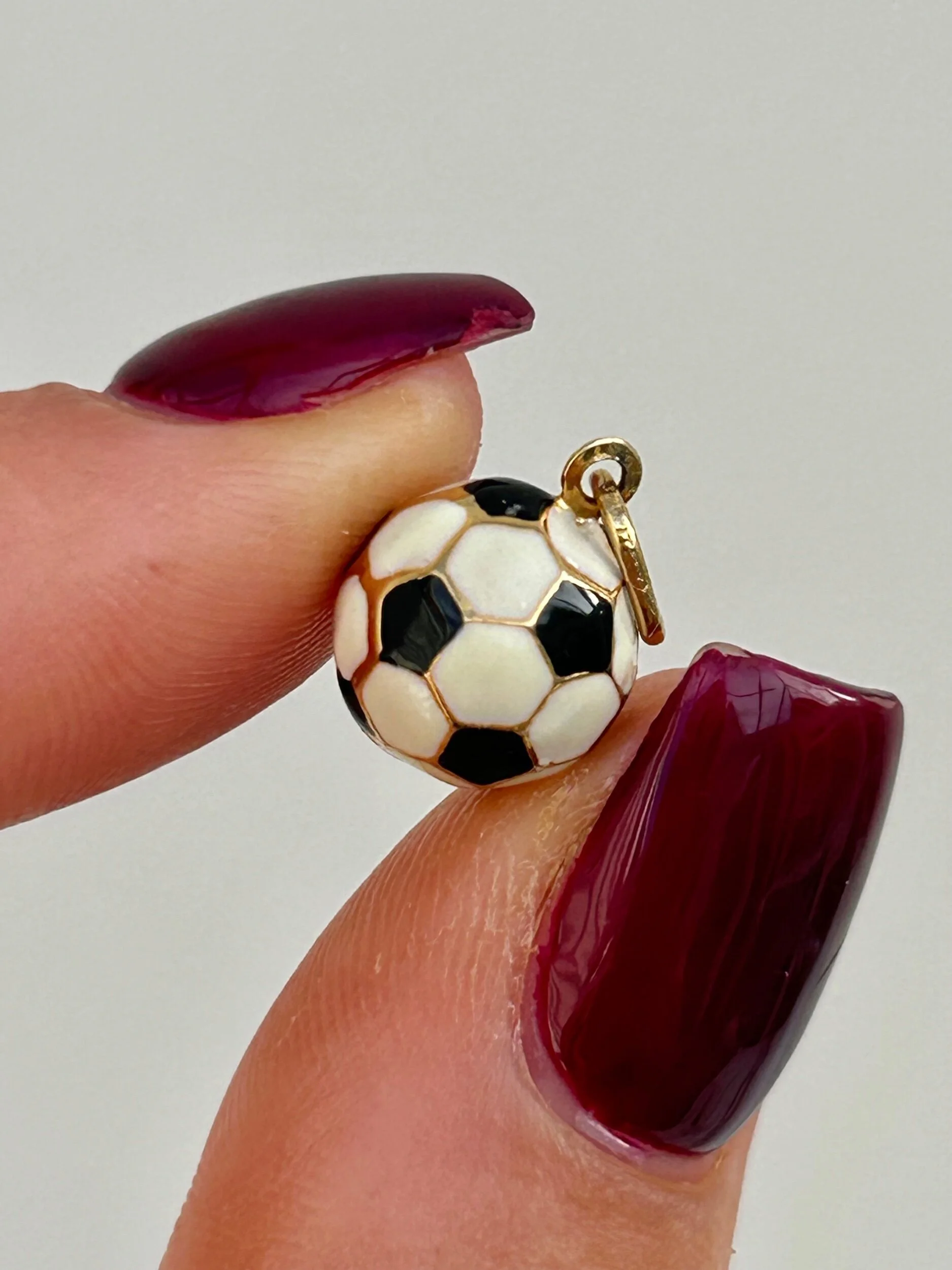 B24650CD-2F1A-448C-B0A2-0EC5D9C2A4B8