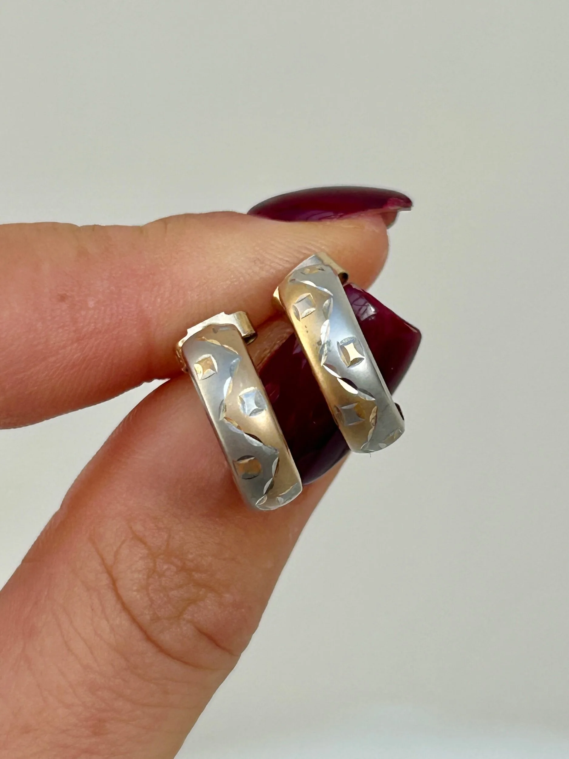 A27D35BC-0A58-413D-93DF-CFD149F2A852