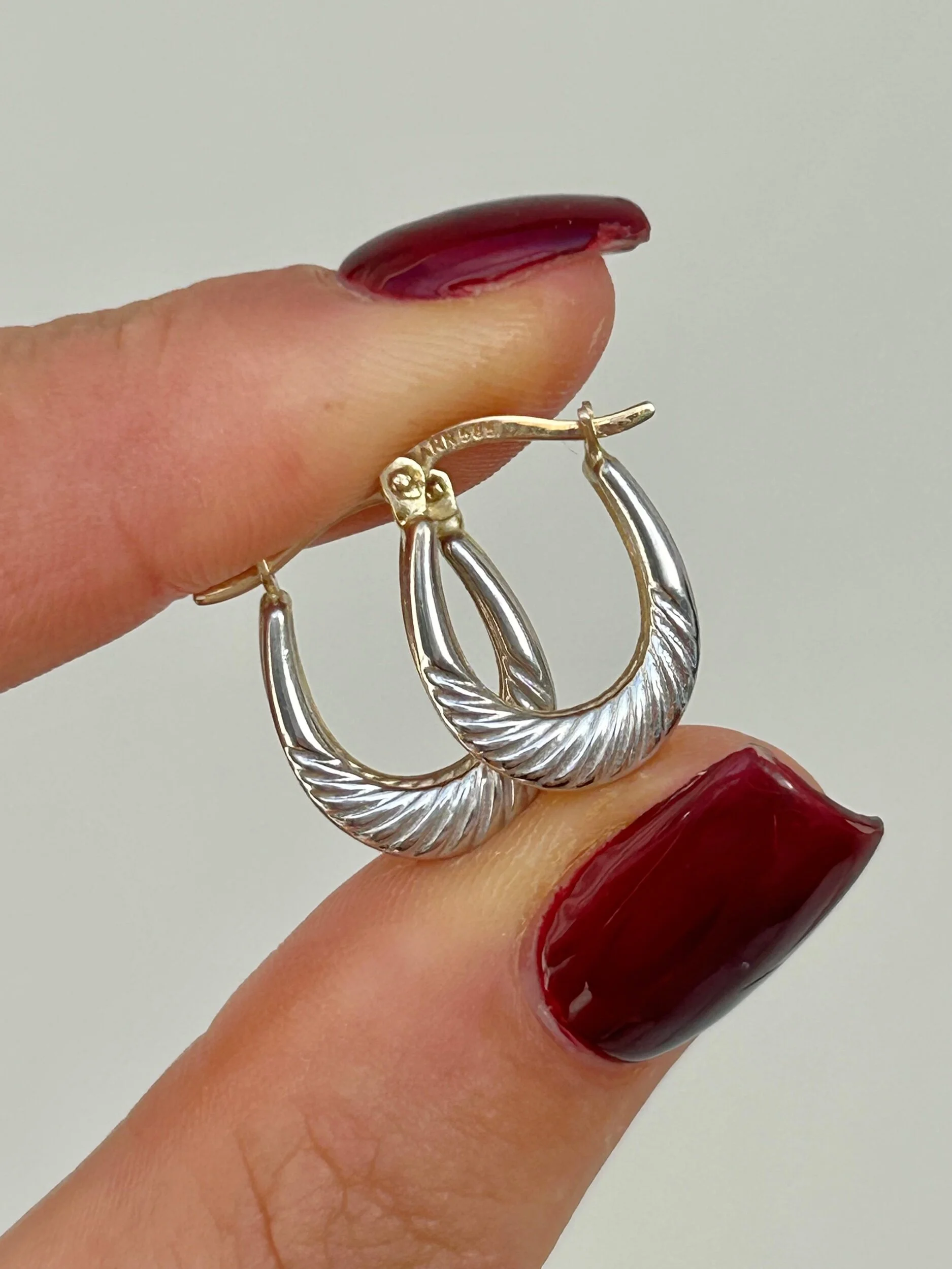 4F0671A8-67A2-4FC2-978F-092F53AA4E57