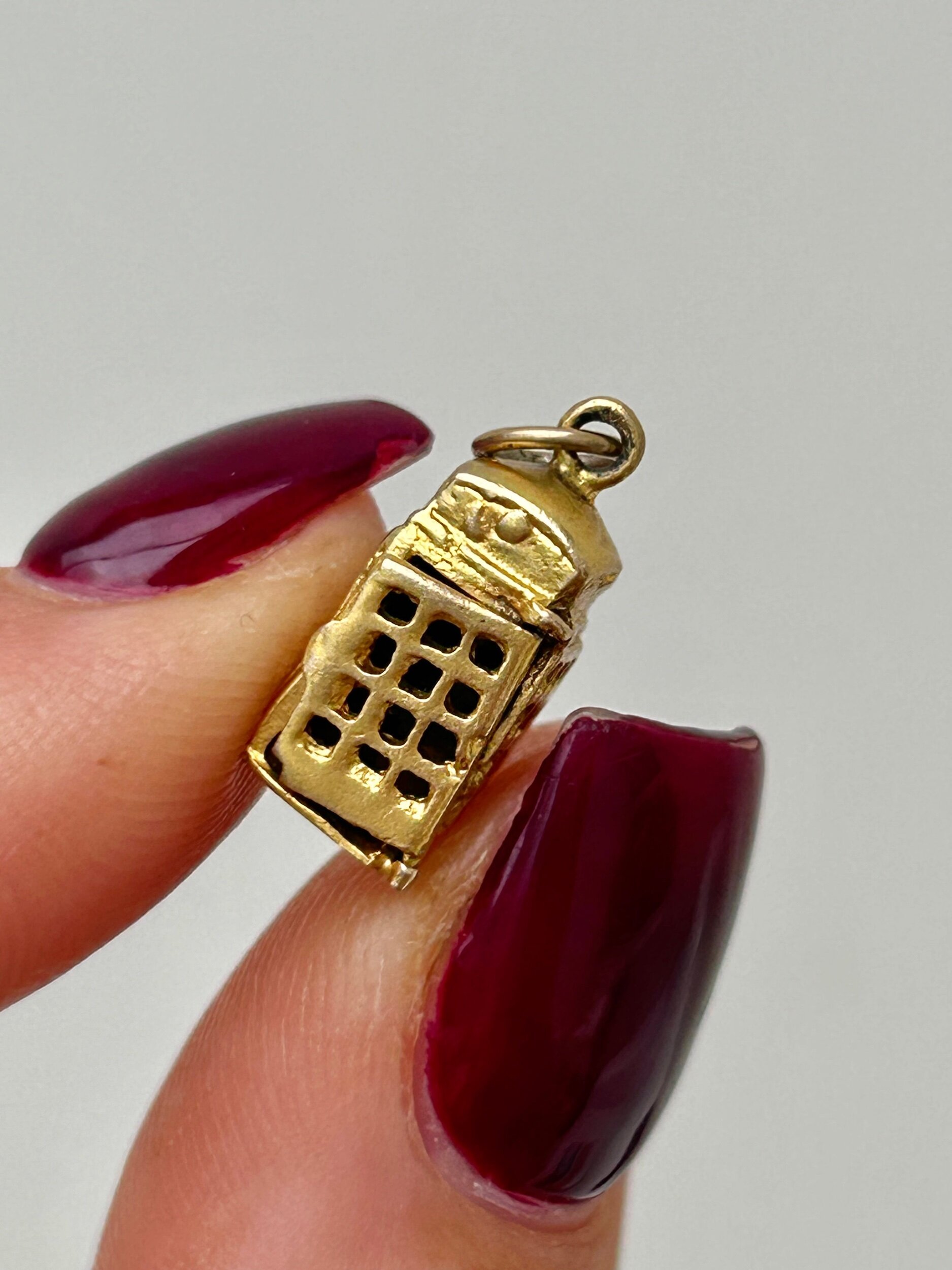 14ACB35A-99DC-48C8-BD92-5A4D68C1DEC9