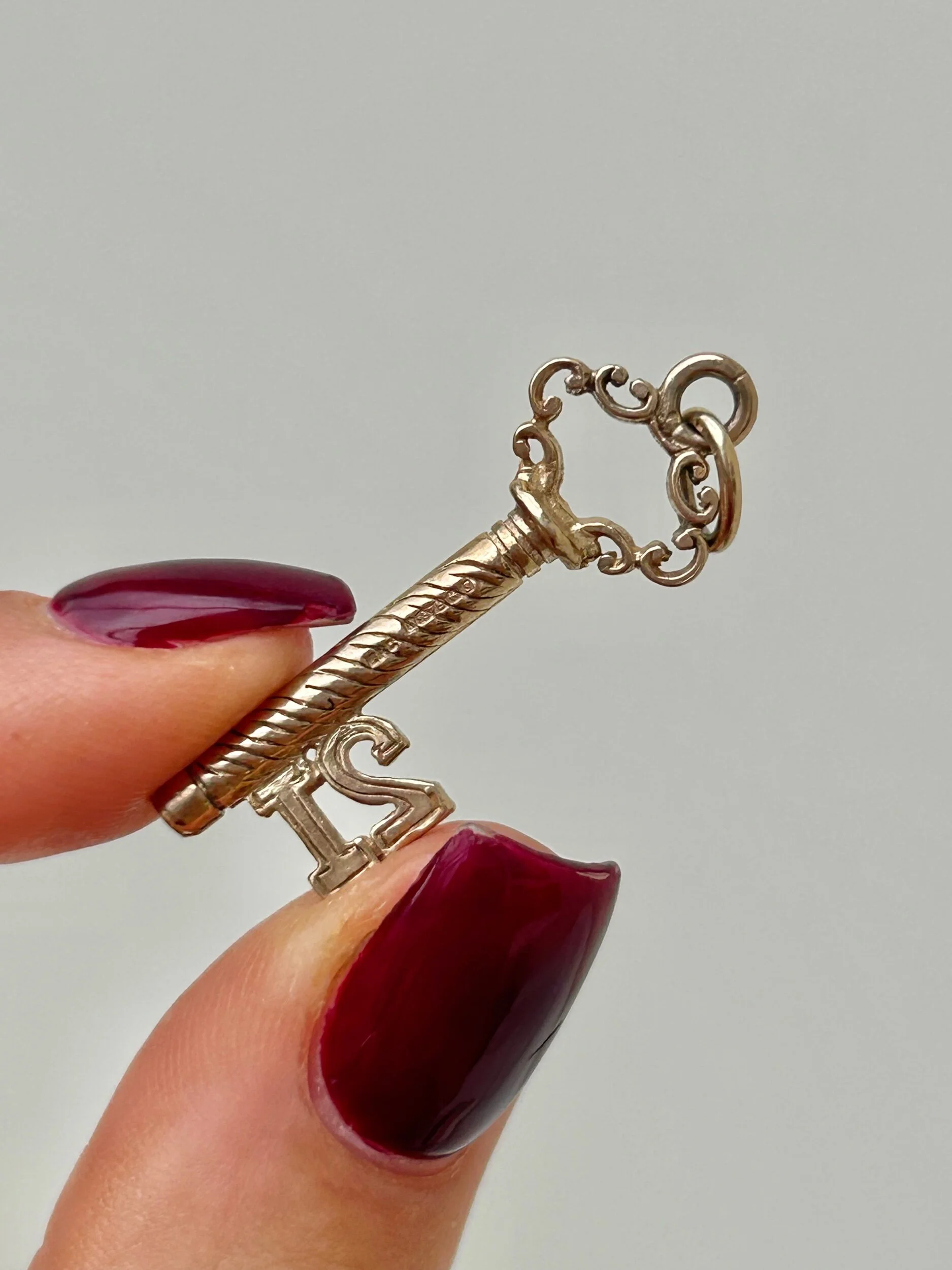 5987EC7C-0A46-4DEA-B9B6-64F47BD78F8C