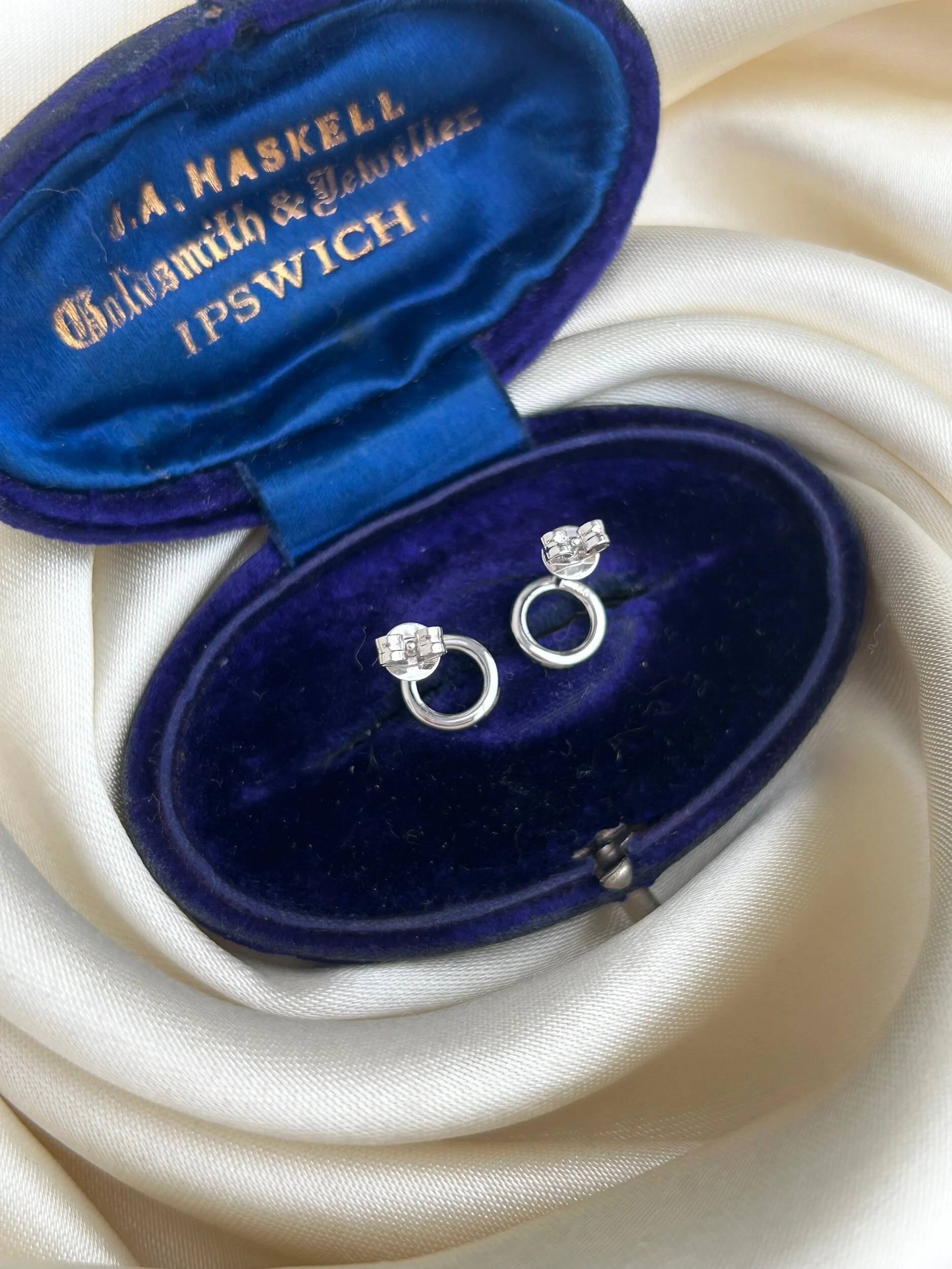 611B610B-C508-43FB-B582-D8C43D02D9A2