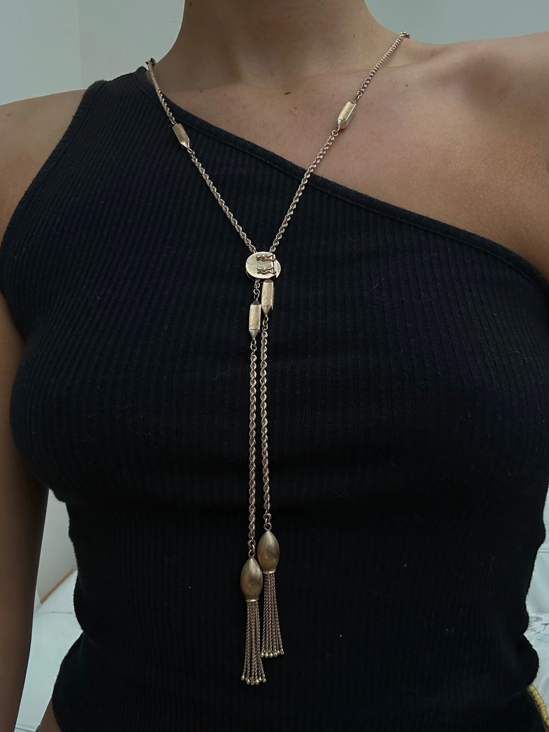 B8772B84-08BA-4ED2-9CEF-44AD6EBE5AC3