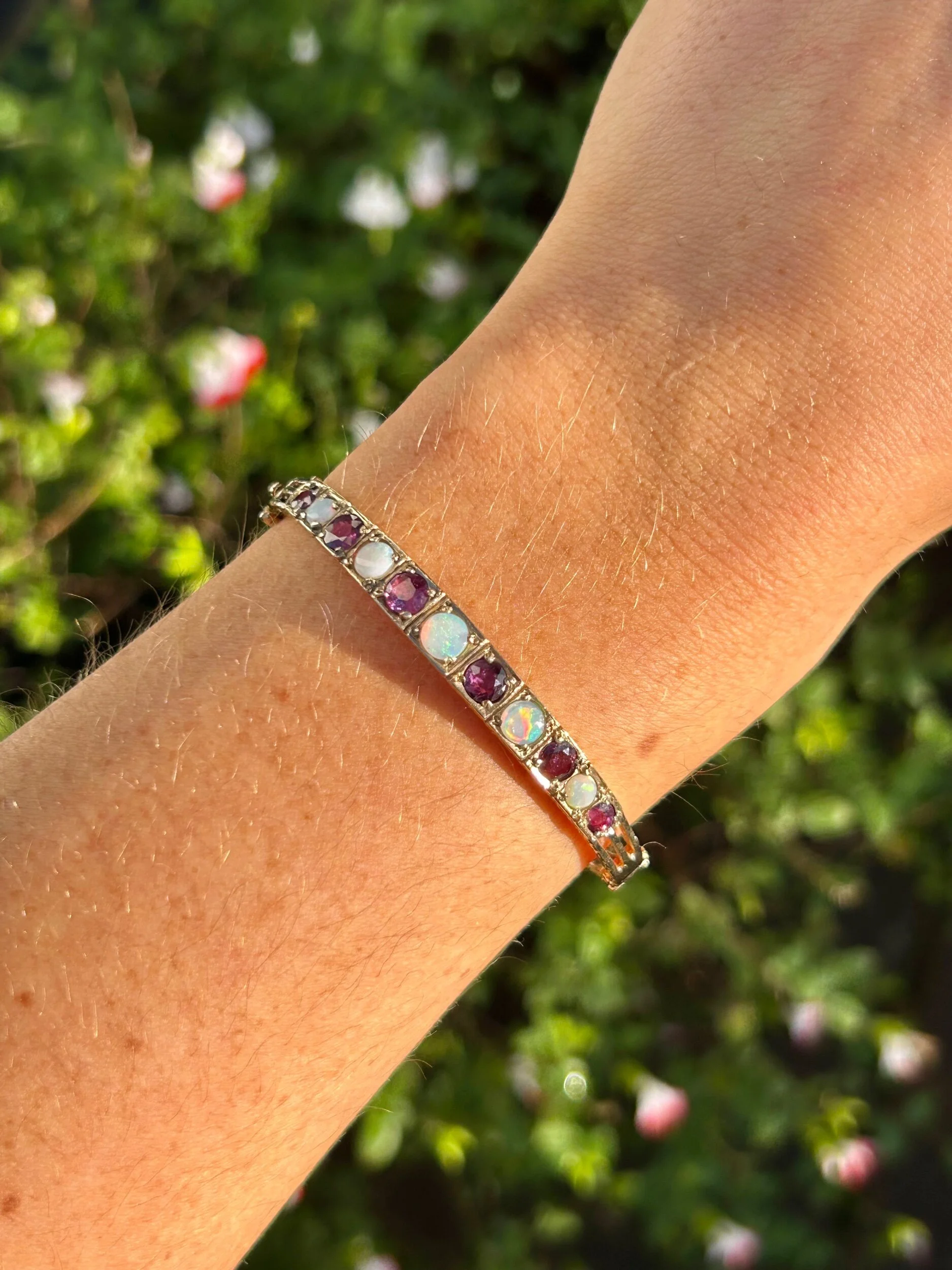 AD8996B7-A223-40D1-A77D-DF04CCBC90A1