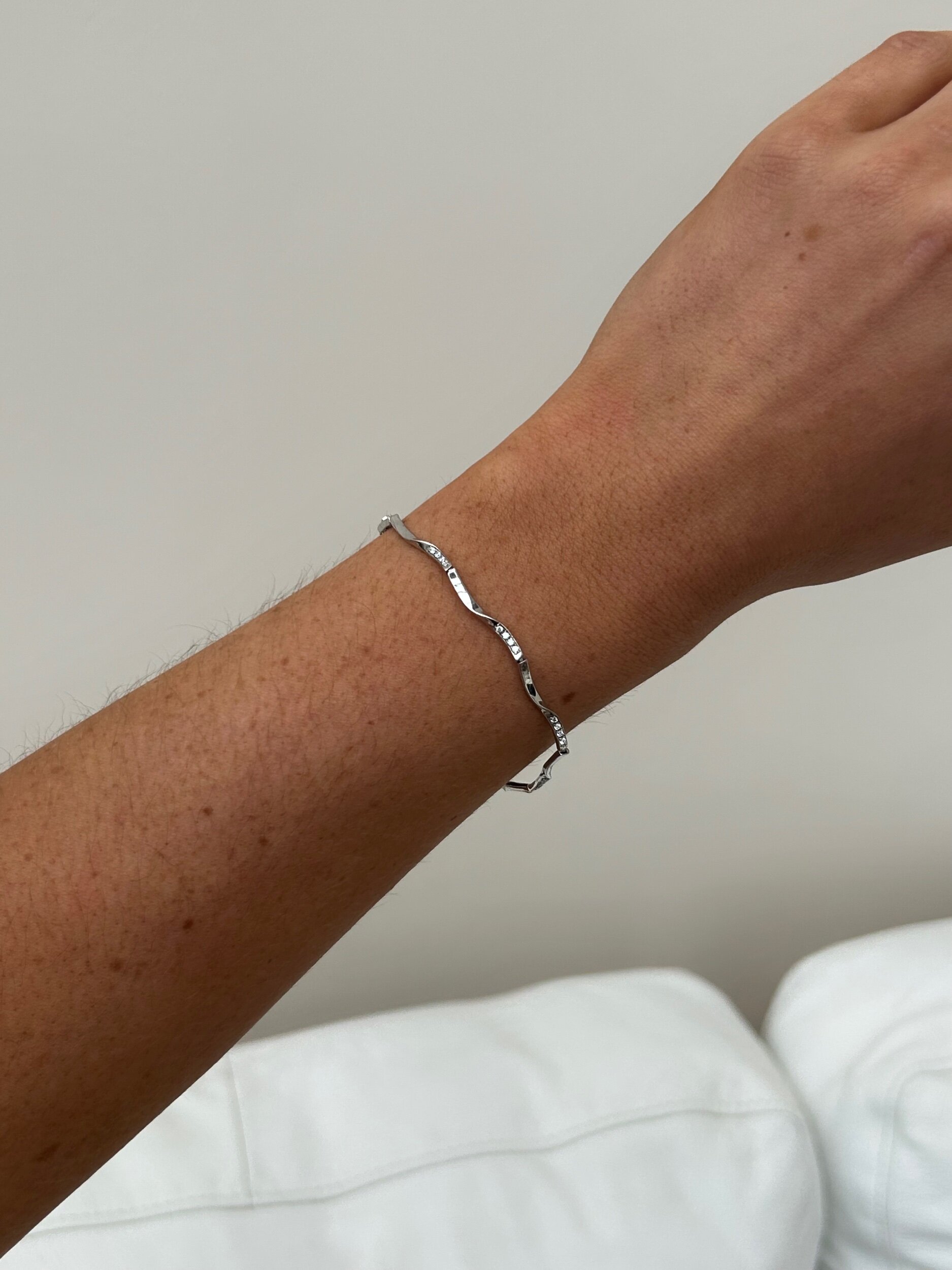 8DB1C736-BDF4-4026-A088-6E1BFBD2B674