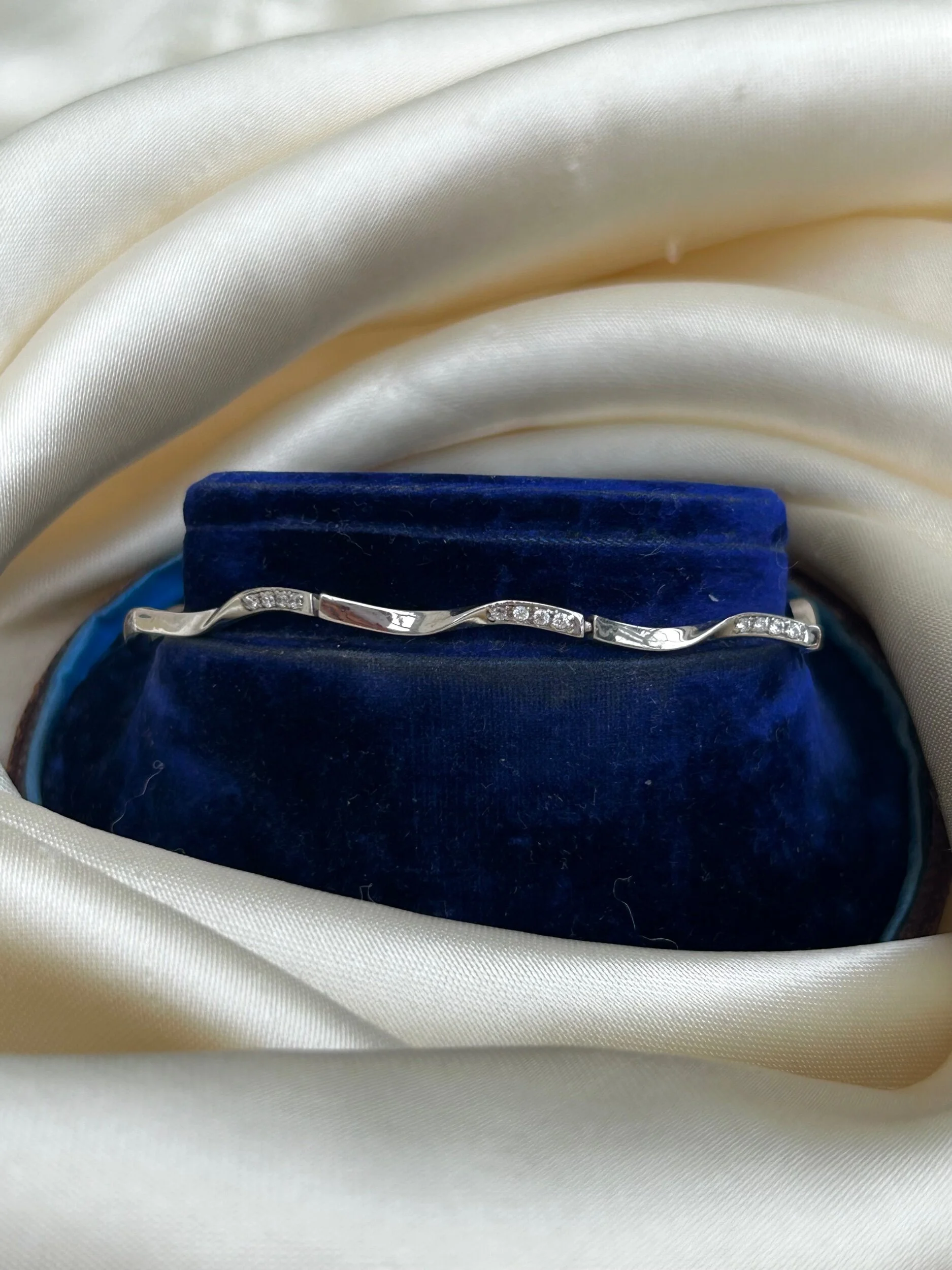 76BA6610-6F0B-4BE2-B897-AABC2332EF2F