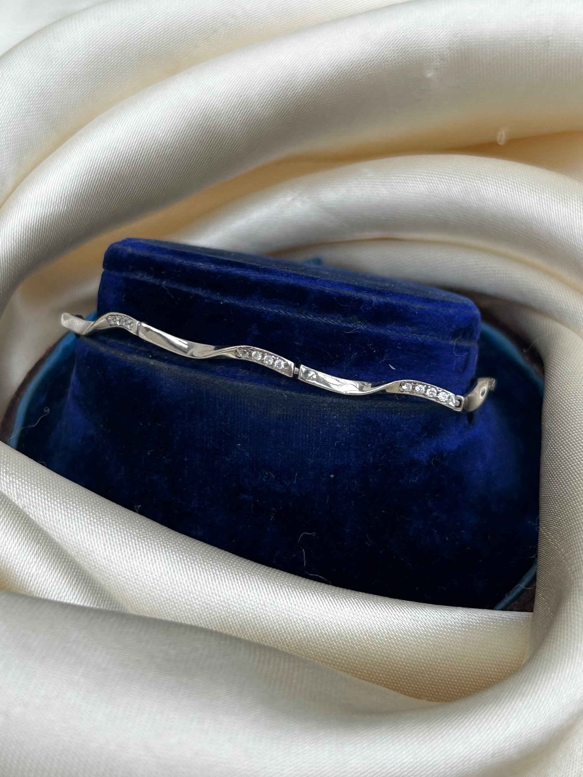 C8AB6B1C-CCCA-4936-AFF0-BEDCCE39F69A