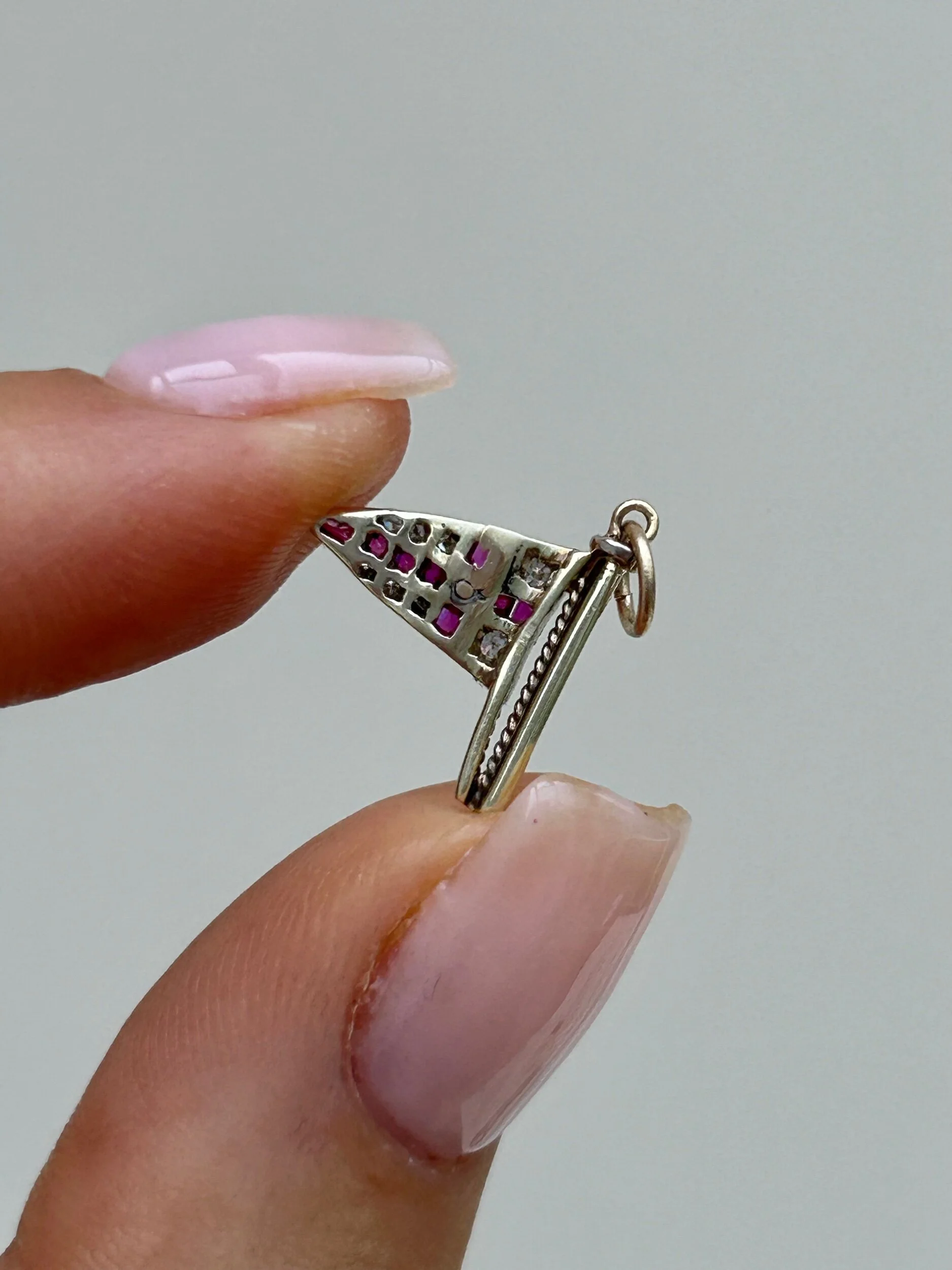 33E8B851-289C-424B-9DDF-9090EEFDA5BF