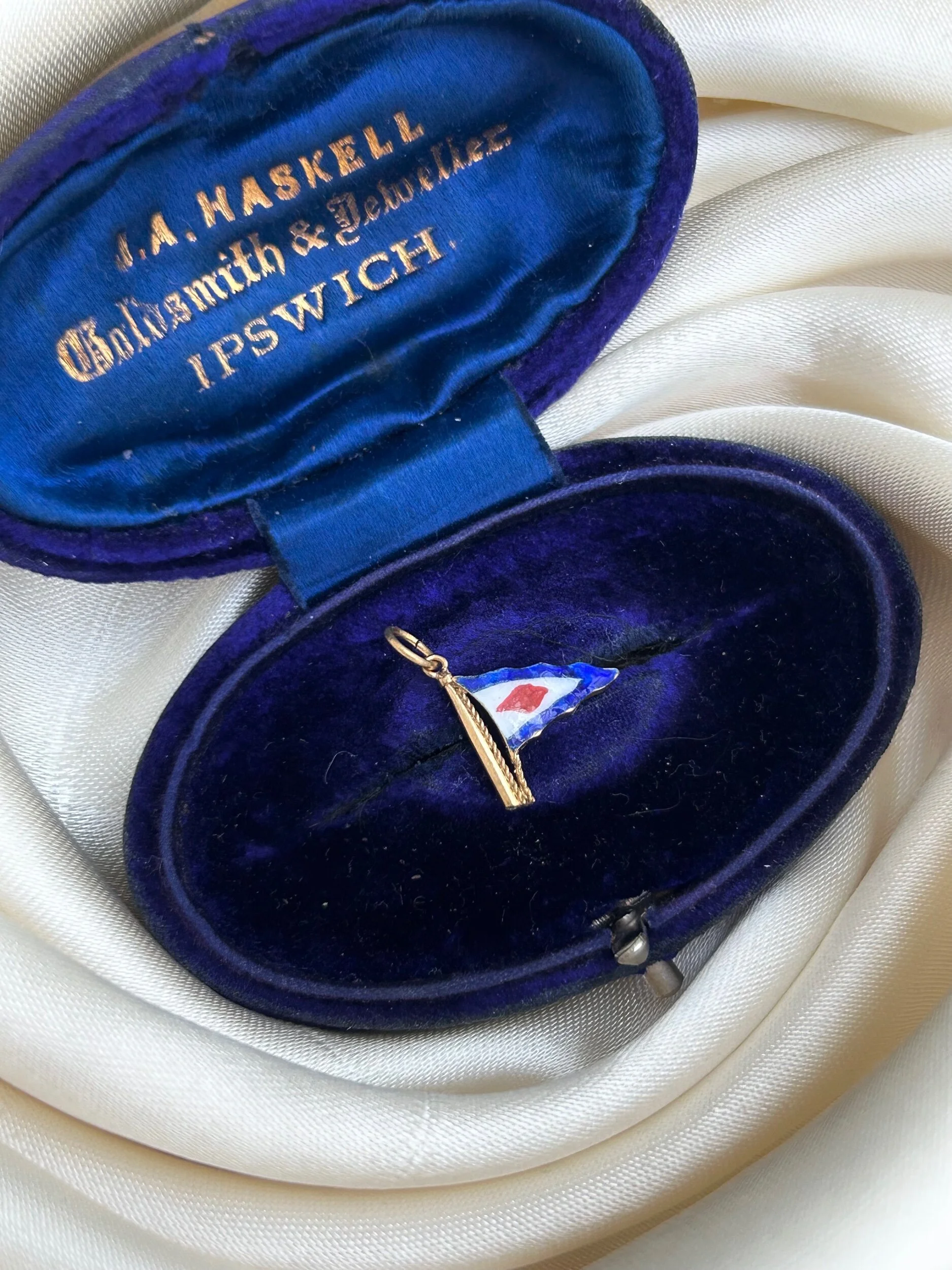 F61CEBCD-1B70-4E4E-B446-3F1D1D2F55B5