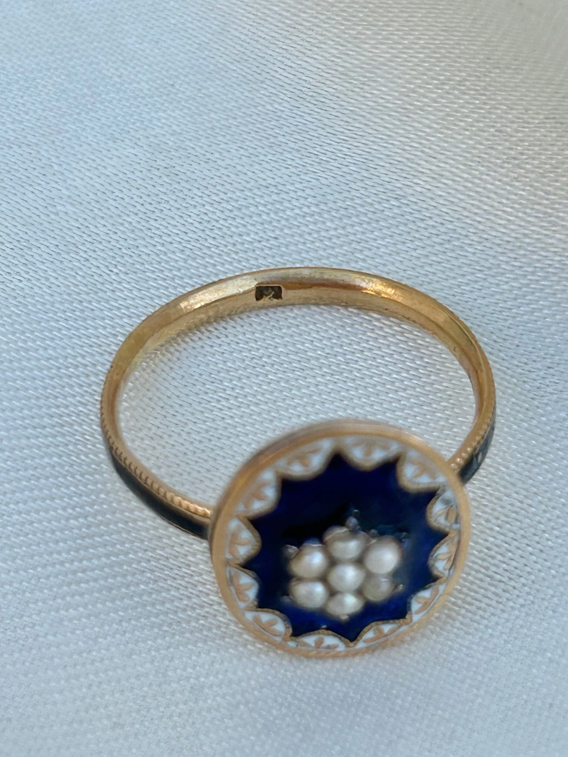 CE4C7B94-D8B1-4A01-A941-8F914EF062C2