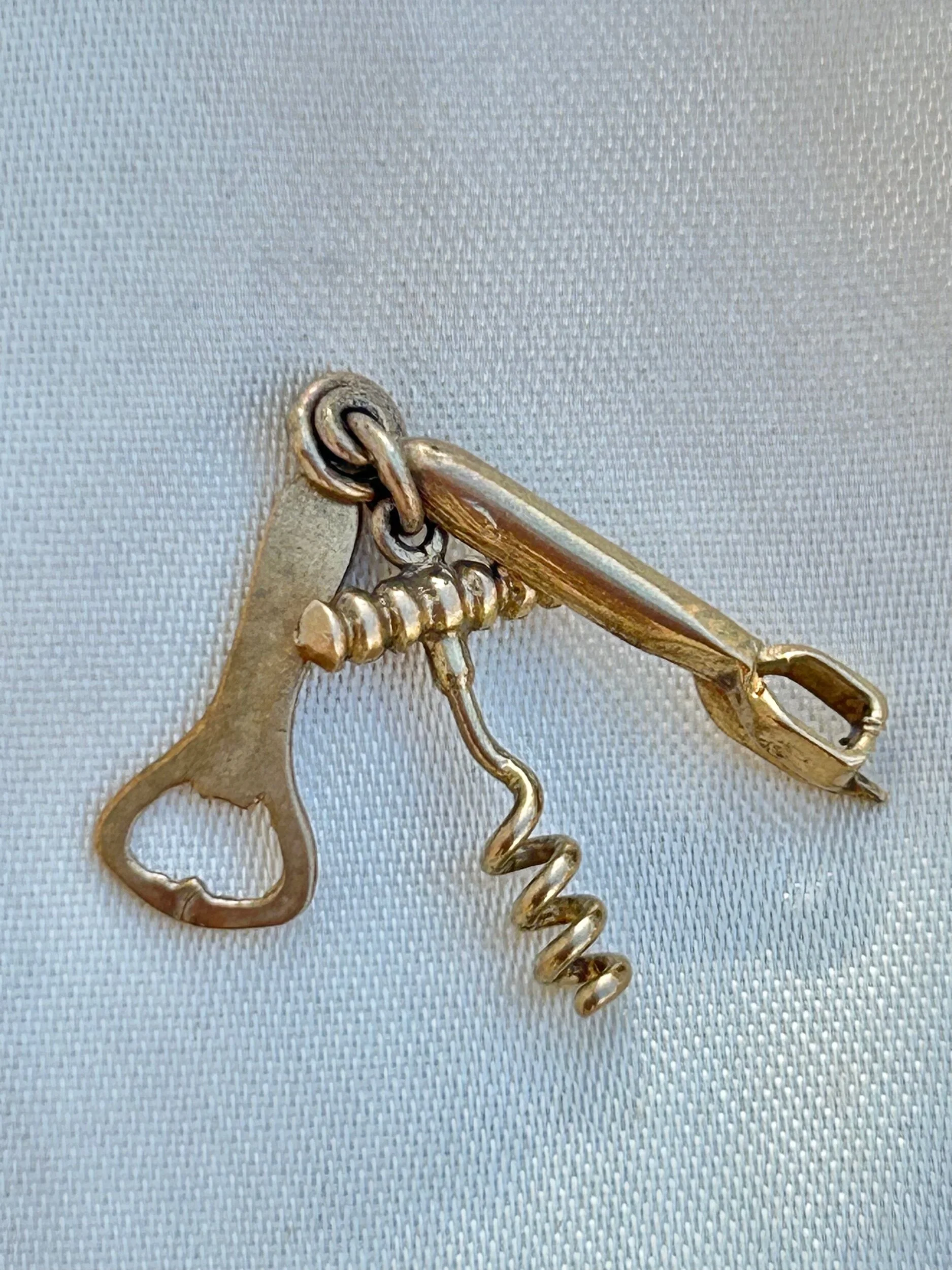 E7E4CB32-8E17-4655-8653-31BF62284E98