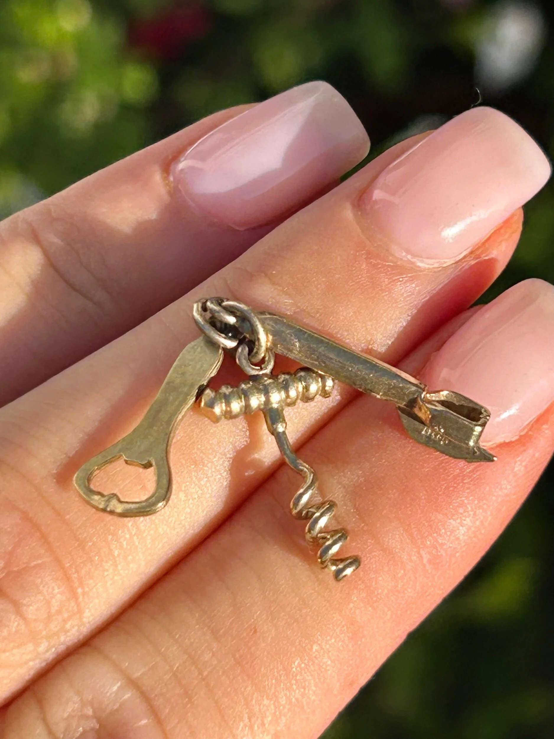 DEB93B3E-7625-48FC-B562-EA1B252CF010