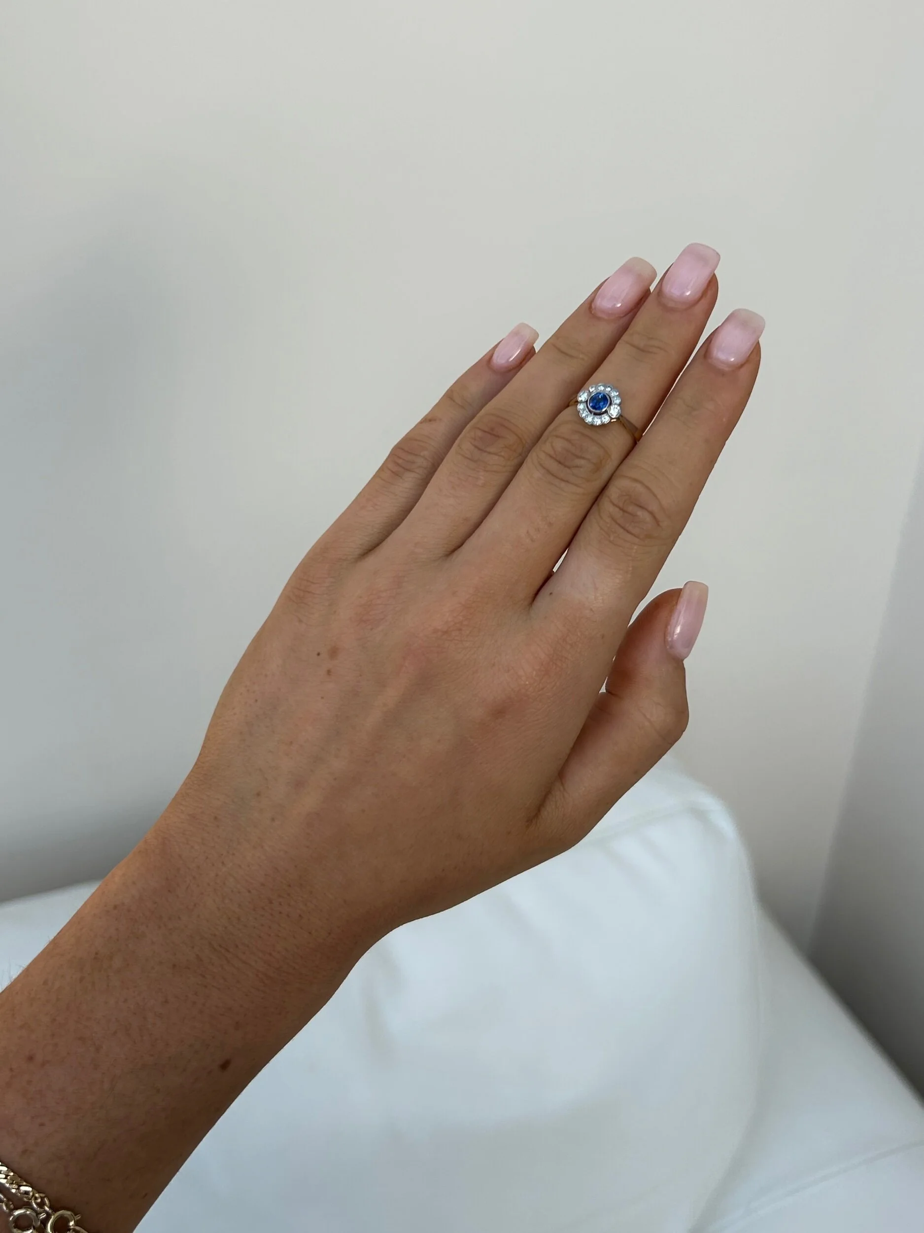 7BDFEB39-7580-4568-A9F8-D0E11DADB5EF