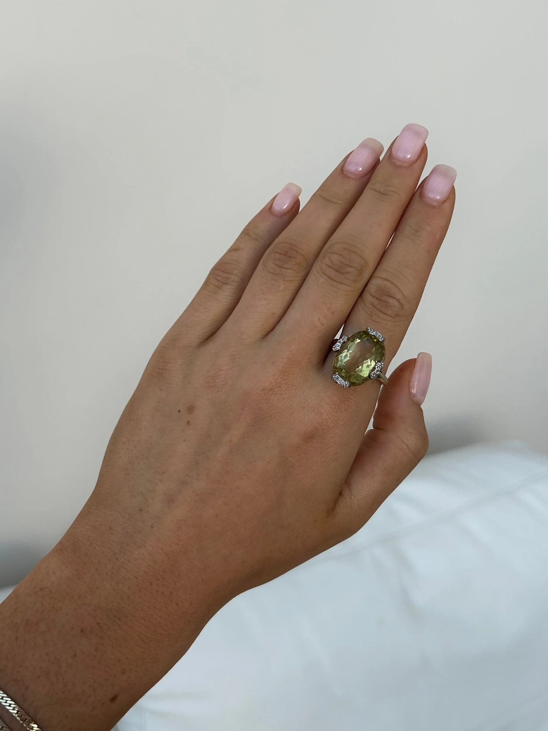 402C180E-B32A-46BC-BA60-EFEFFF00791E