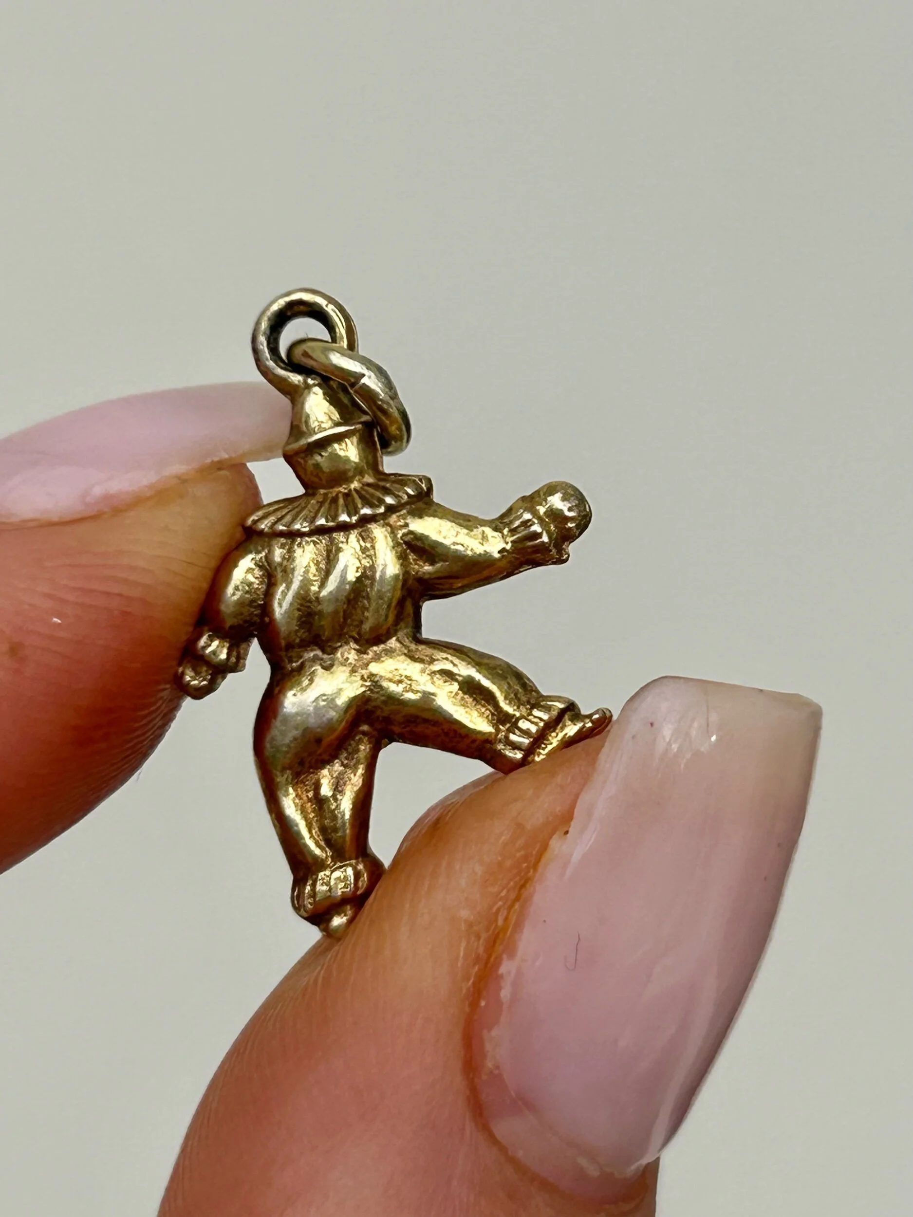 5B46E866-4747-4449-9B6B-1C7007705706