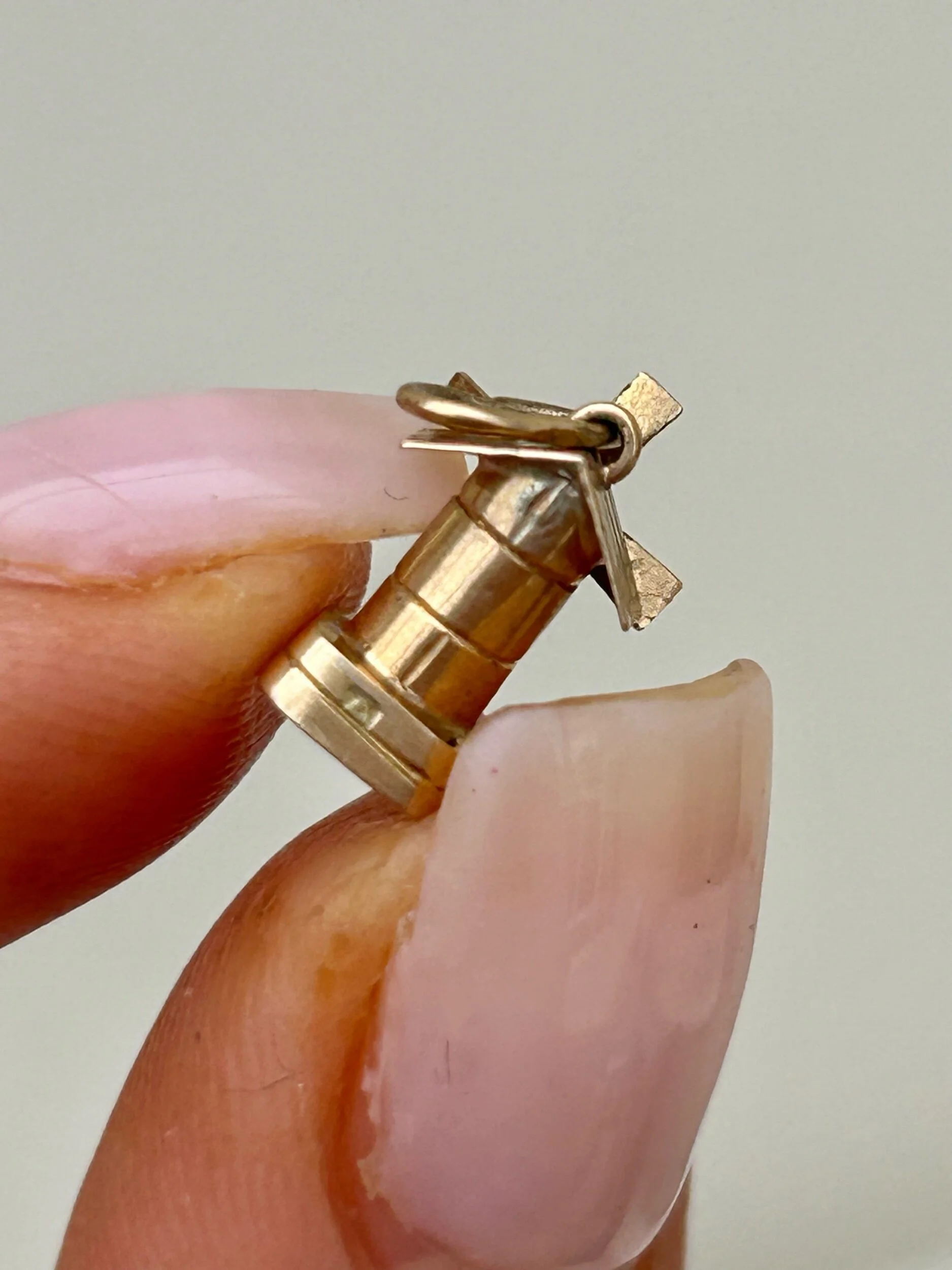 37B21EFB-8D91-4C71-B2BA-EA8EEB553990