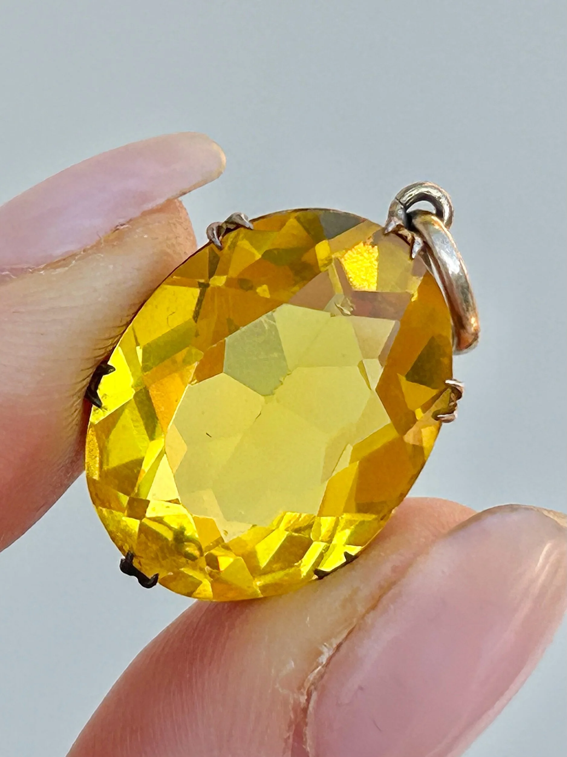 C4E28771-338A-4D4C-969A-D77AD40728BA